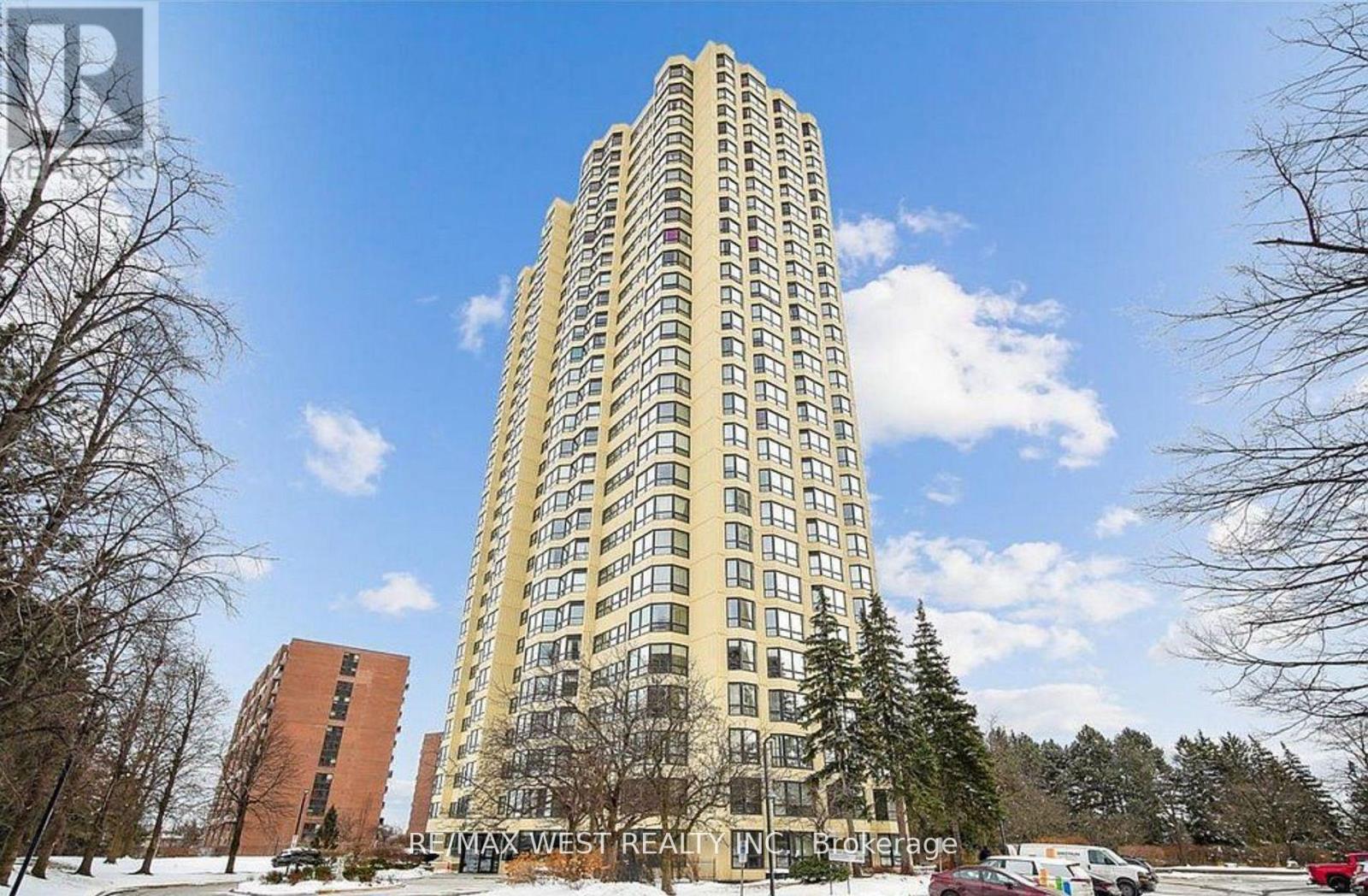 2506 - 8 LISA STREET, Brampton, Ontario