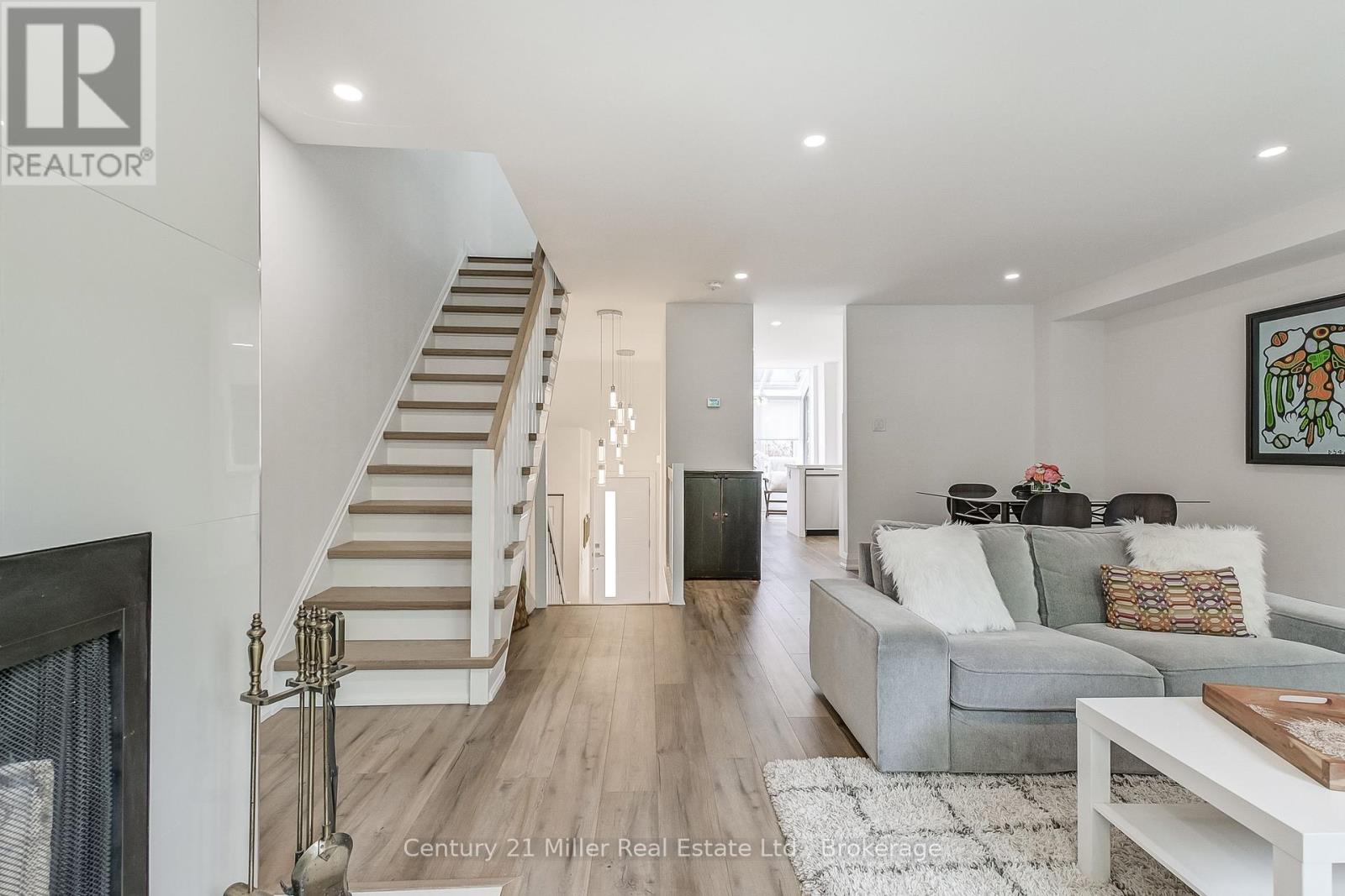17 - 1120 Queens Avenue, Oakville (Cp College Park), Ontario  L6H 2B5 - Photo 8 - W12200444