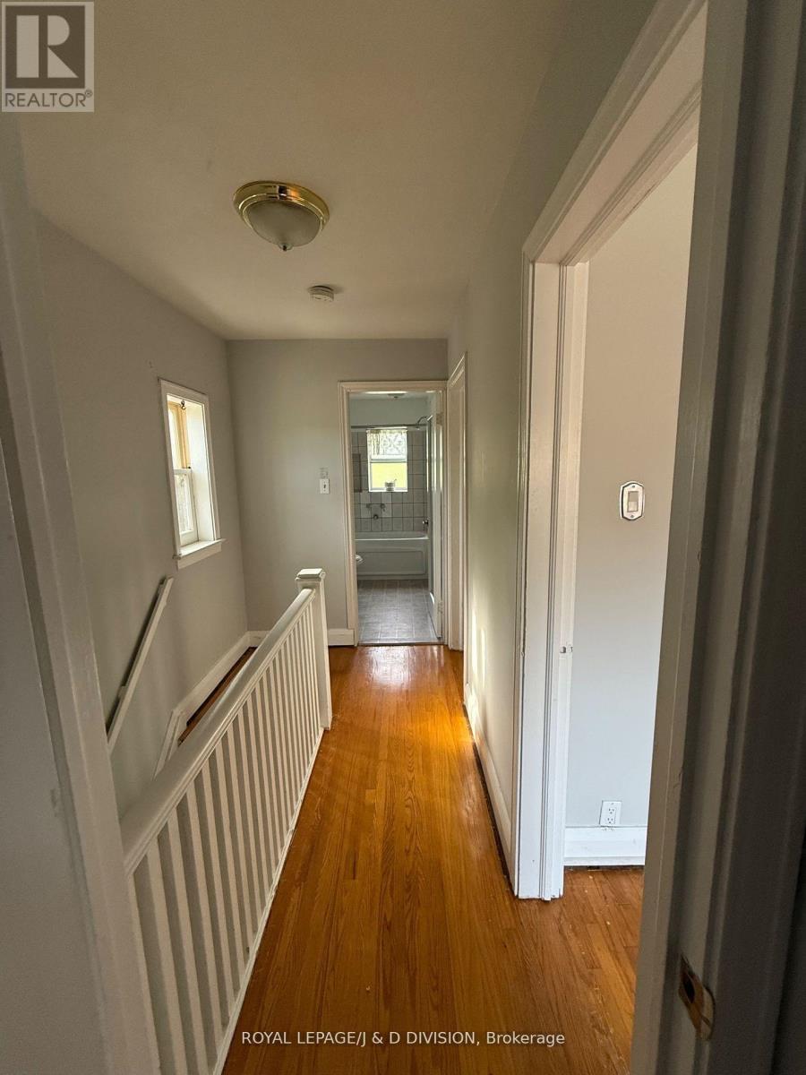 2333 Gerrard Street E, Toronto, Ontario  M4E 2E5 - Photo 15 - E12199898
