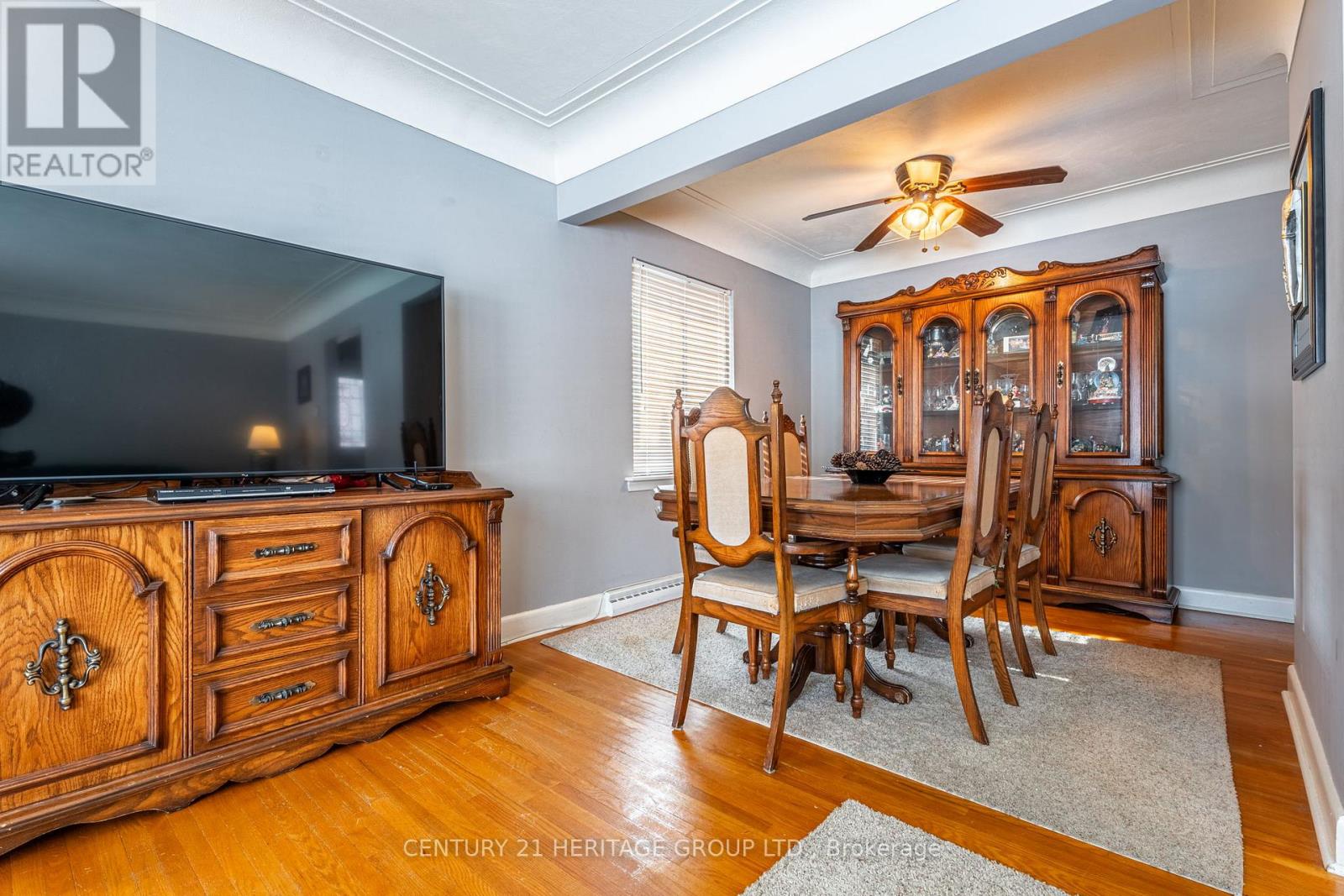 54 Sherwood Rise, Hamilton, Ontario  L8T 1N8 - Photo 11 - X12200266