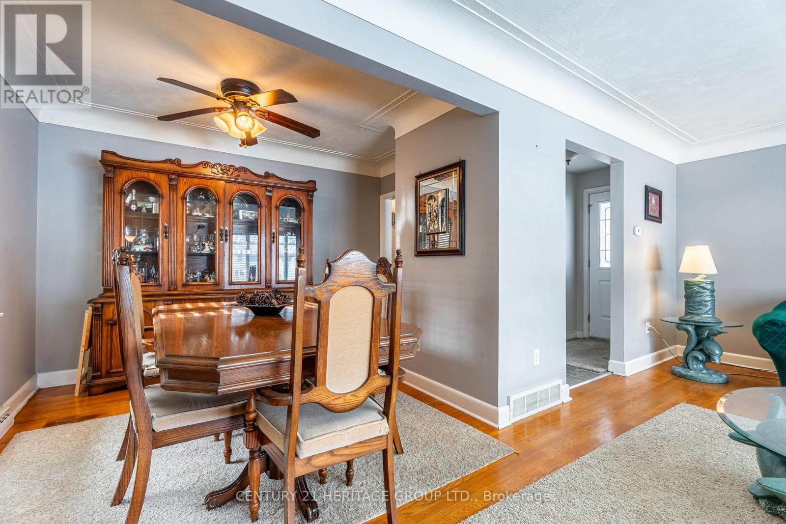 54 Sherwood Rise, Hamilton, Ontario  L8T 1N8 - Photo 12 - X12200266
