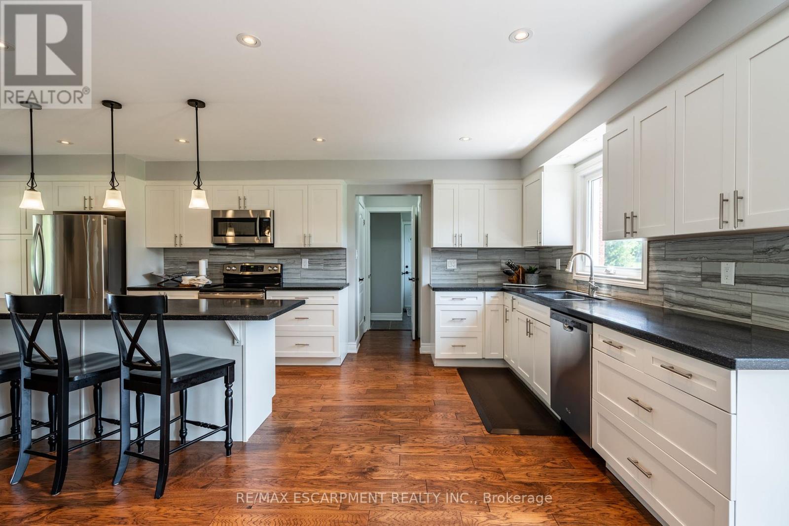 19 Savona Crescent, Hamilton, Ontario  L8N 2Z7 - Photo 13 - X12200268