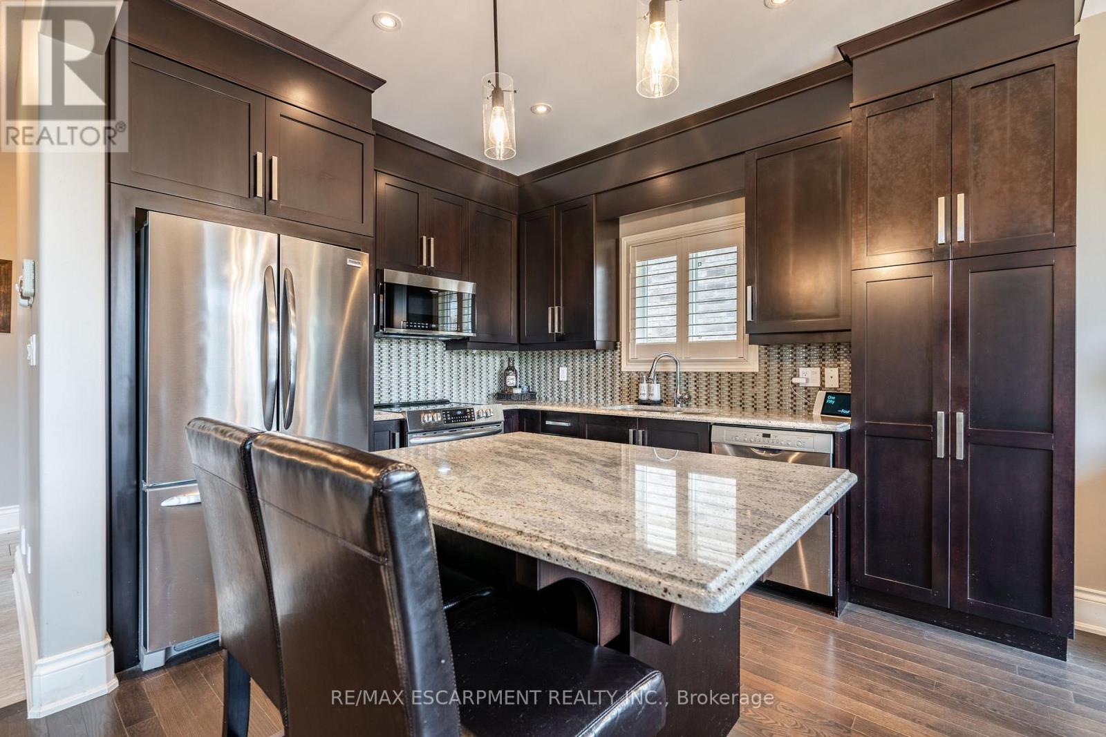 8673 Jennifer Crescent, Niagara Falls (Forestview), Ontario  L2H 0J1 - Photo 10 - X12200414