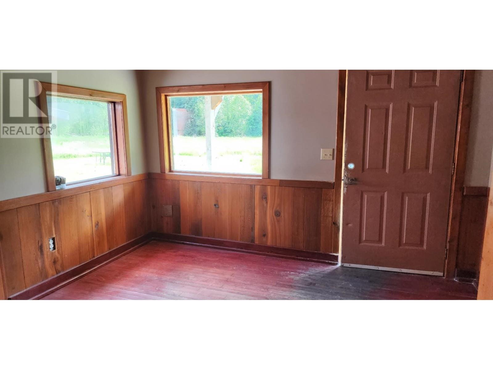 1666 Trinity Valley Road, Lumby, British Columbia  V0E 2G4 - Photo 2 - 10350977