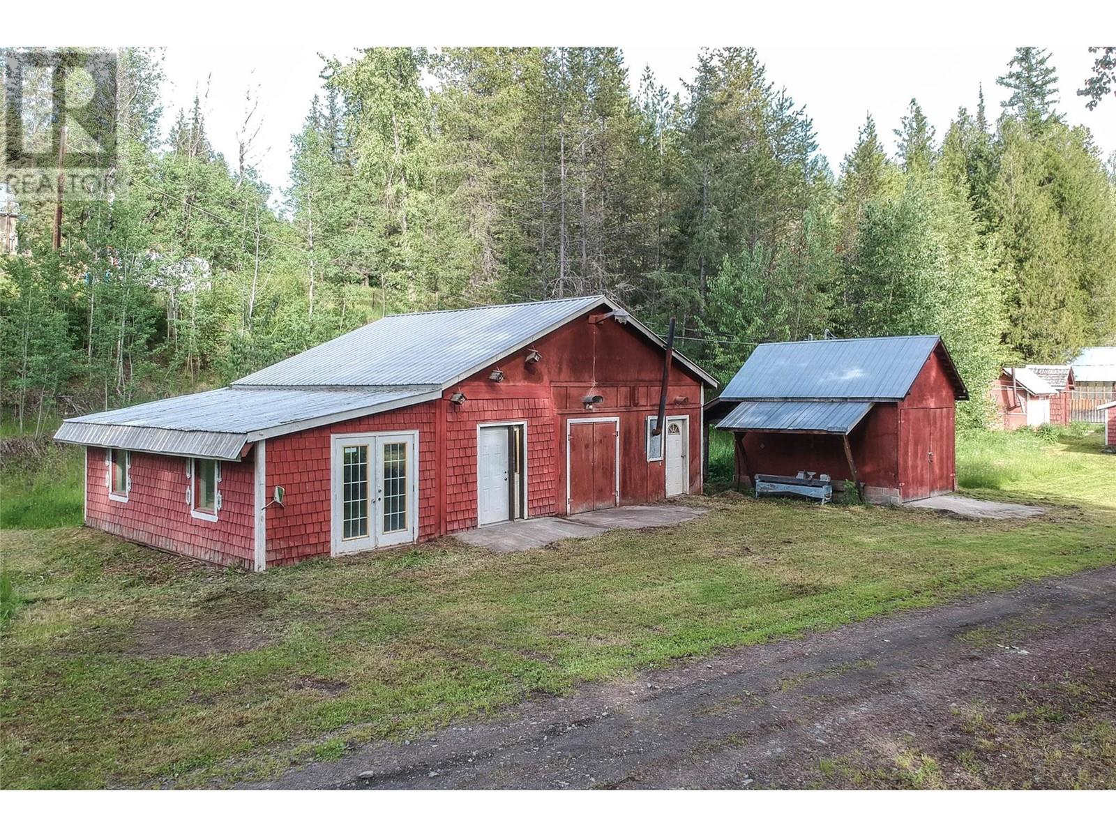 1666 Trinity Valley Road, Lumby, British Columbia  V0E 2G4 - Photo 23 - 10350977