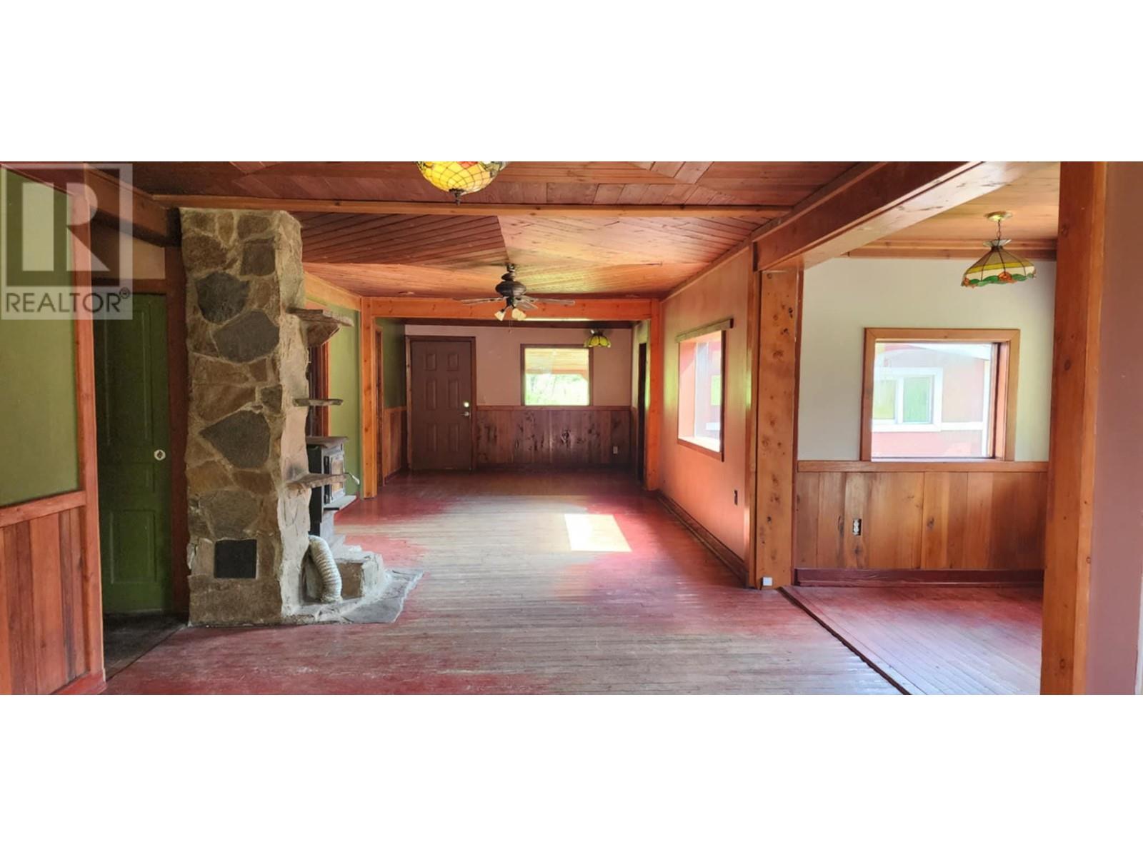 1666 Trinity Valley Road, Lumby, British Columbia  V0E 2G4 - Photo 3 - 10350977
