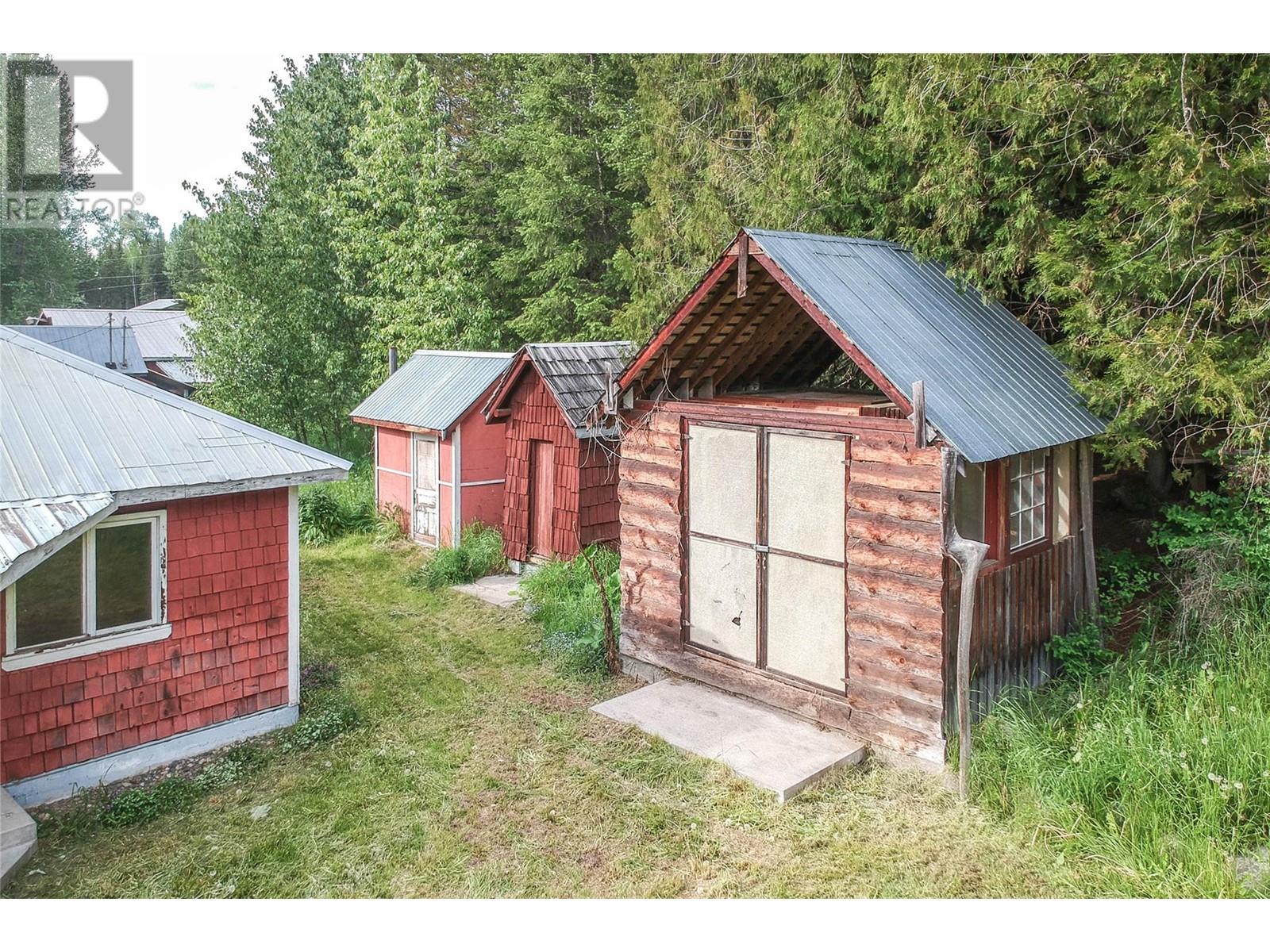 1666 Trinity Valley Road, Lumby, British Columbia  V0E 2G4 - Photo 34 - 10350977