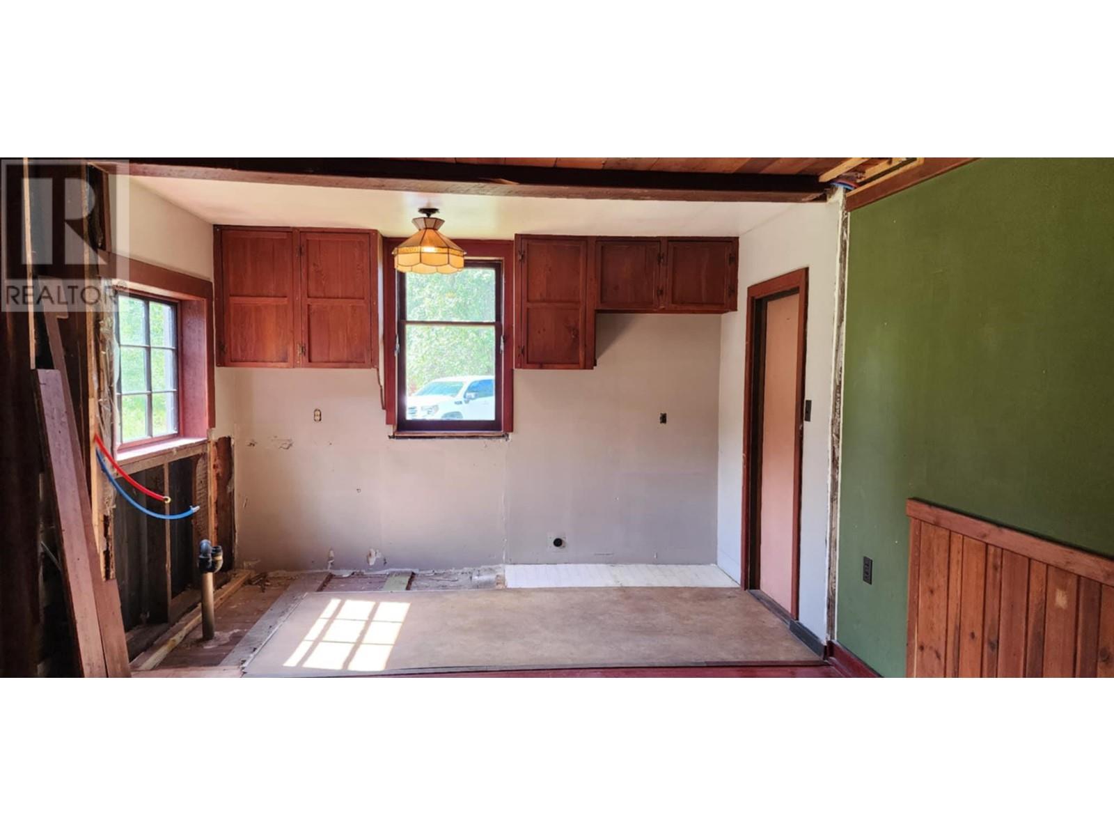 1666 Trinity Valley Road, Lumby, British Columbia  V0E 2G4 - Photo 4 - 10350977