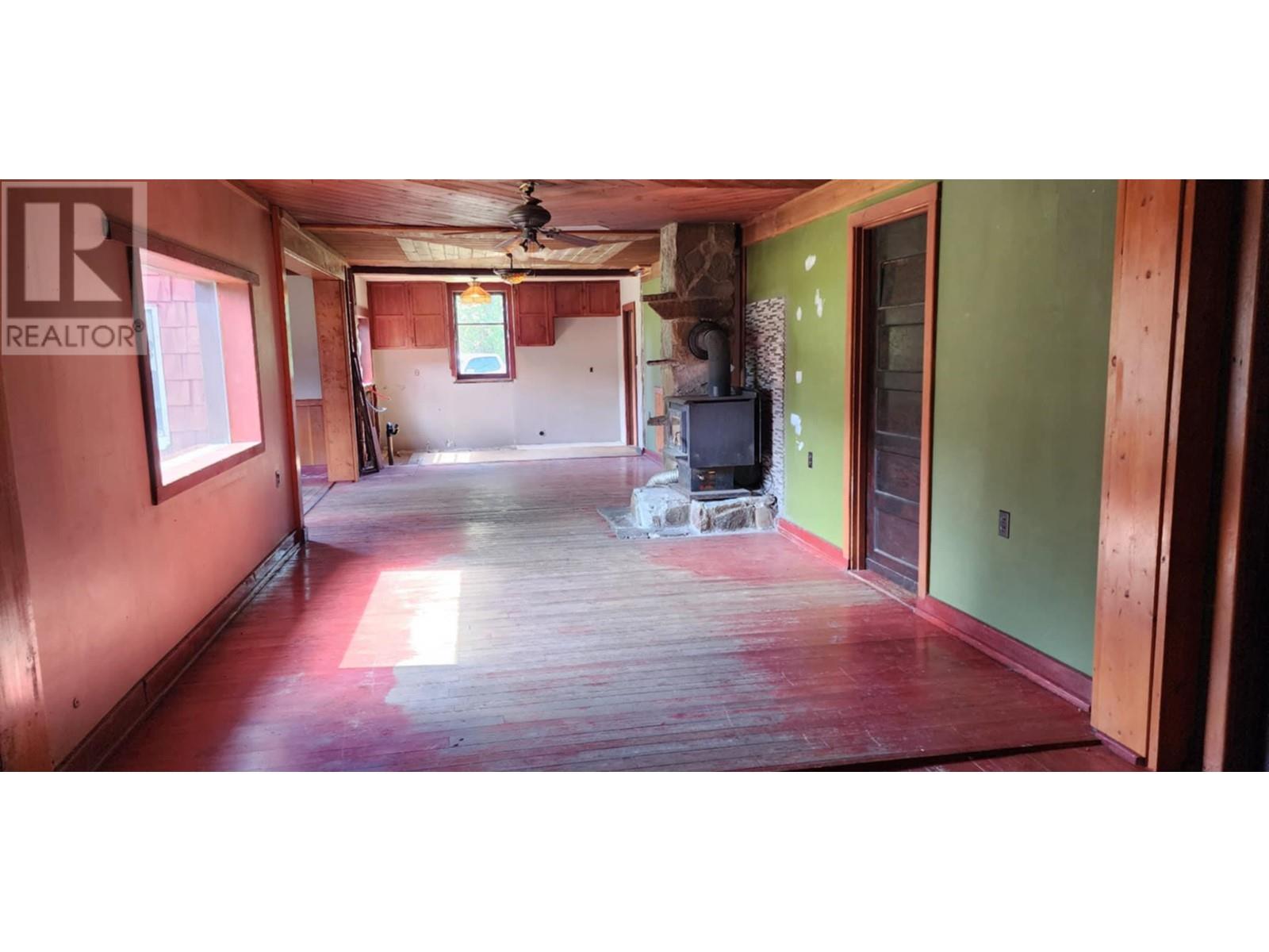 1666 Trinity Valley Road, Lumby, British Columbia  V0E 2G4 - Photo 5 - 10350977