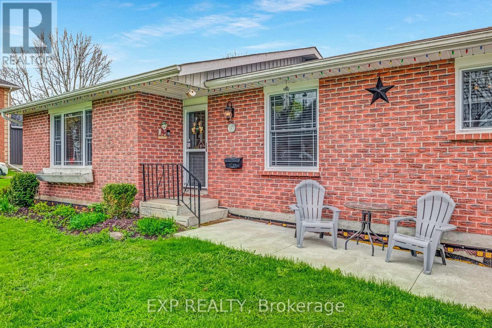 7 Queen Street, Brock (Cannington), Ontario  L0E 1E0 - Photo 4 - N12188248