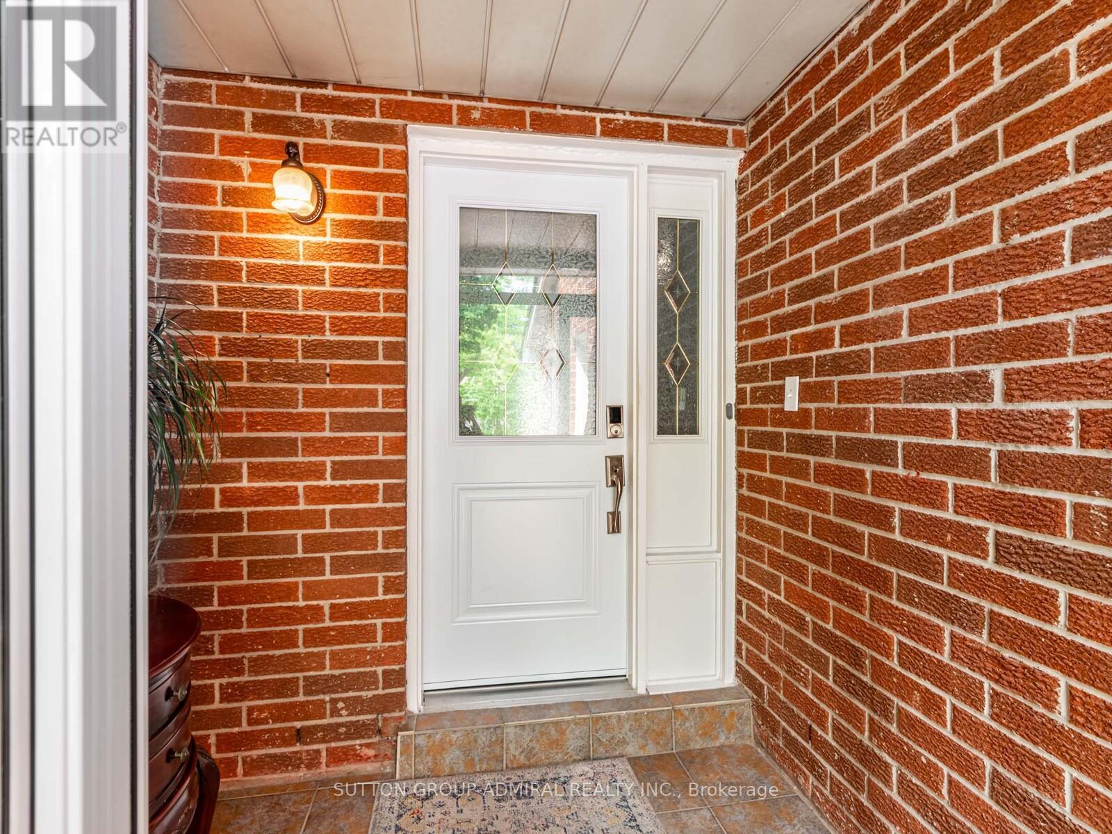 36 Spyglass Hill Road, Vaughan, Ontario  L4K 2K7 - Photo 2 - N12196868