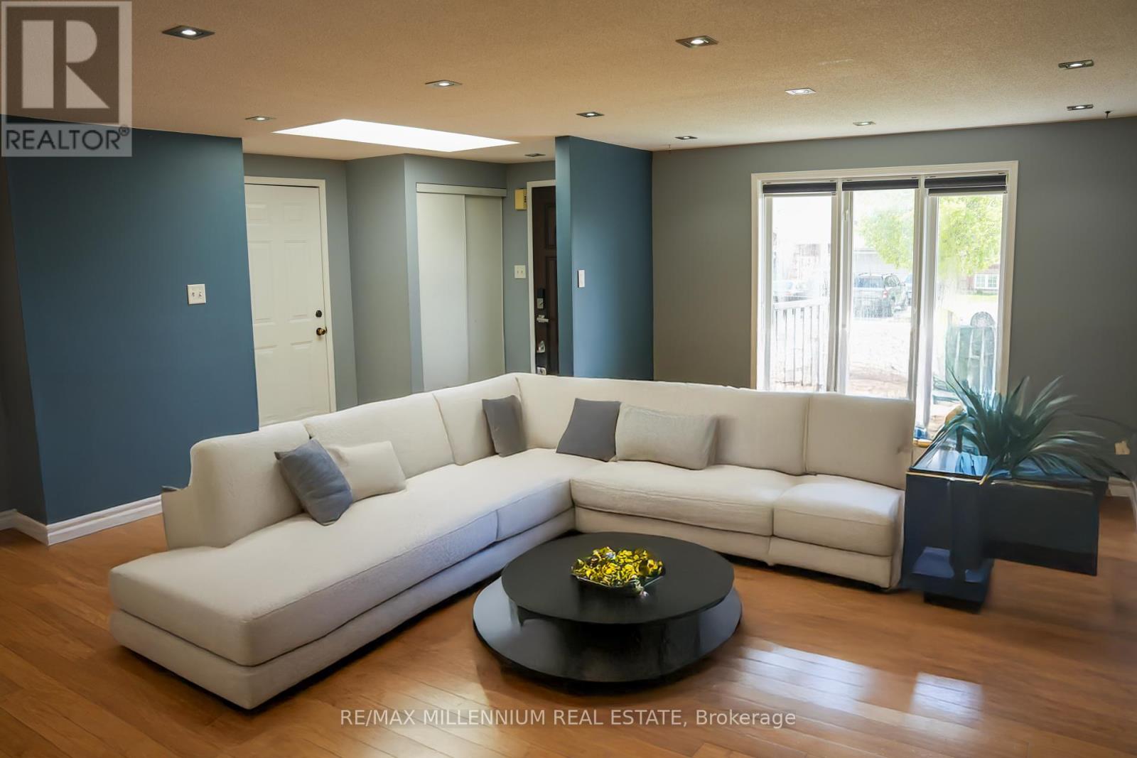 38 Ambler Bay, Barrie, Ontario  L4M 7A5 - Photo 4 - S12200370