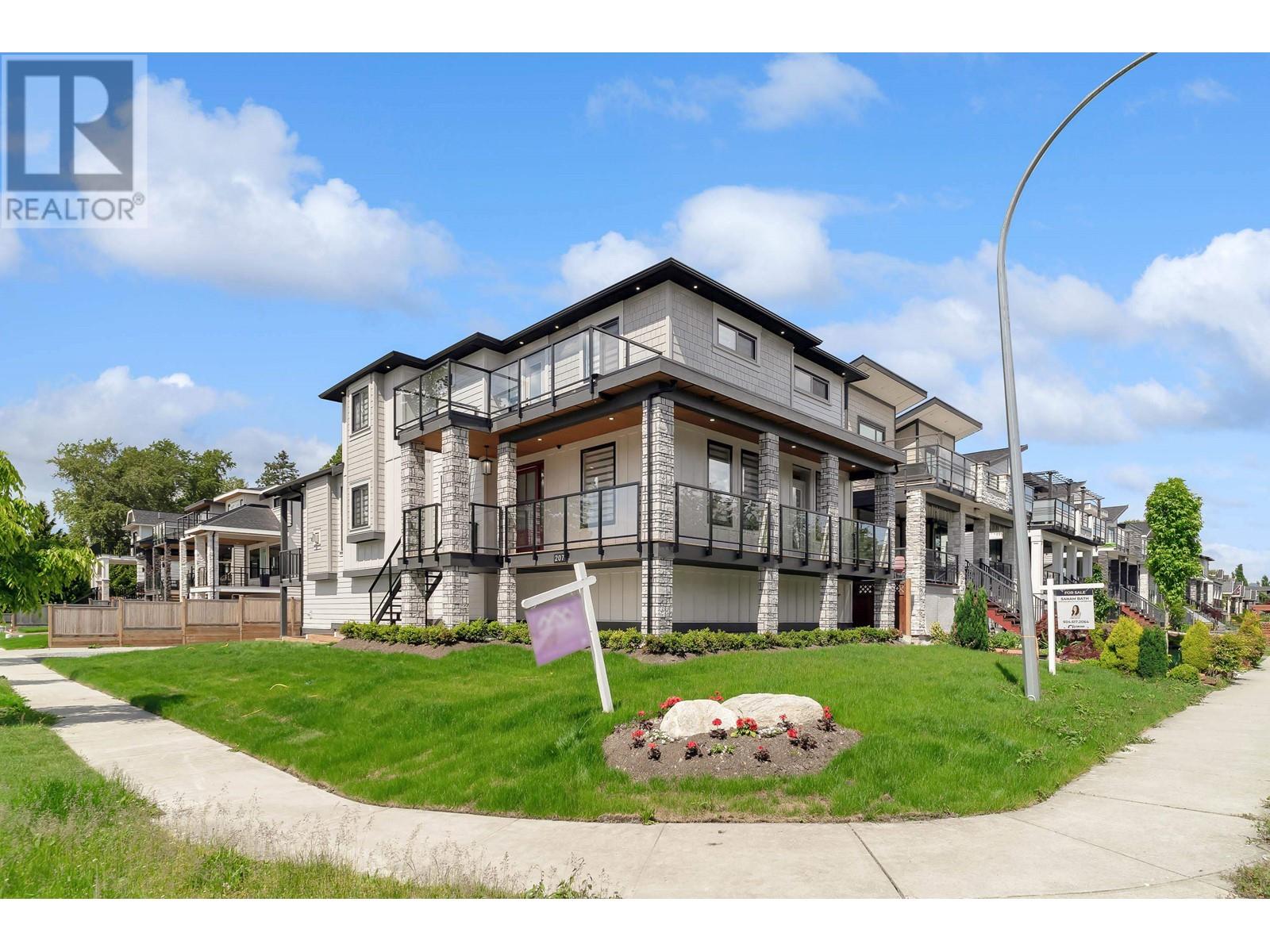 207 Mabel Street, New Westminster, British Columbia  V3M 0L1 - Photo 2 - R3012061