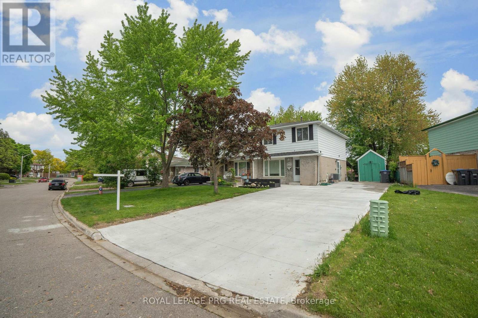 33 Glenmore Crescent, Brampton, Ontario  L6S 1H9 - Photo 4 - W12199546