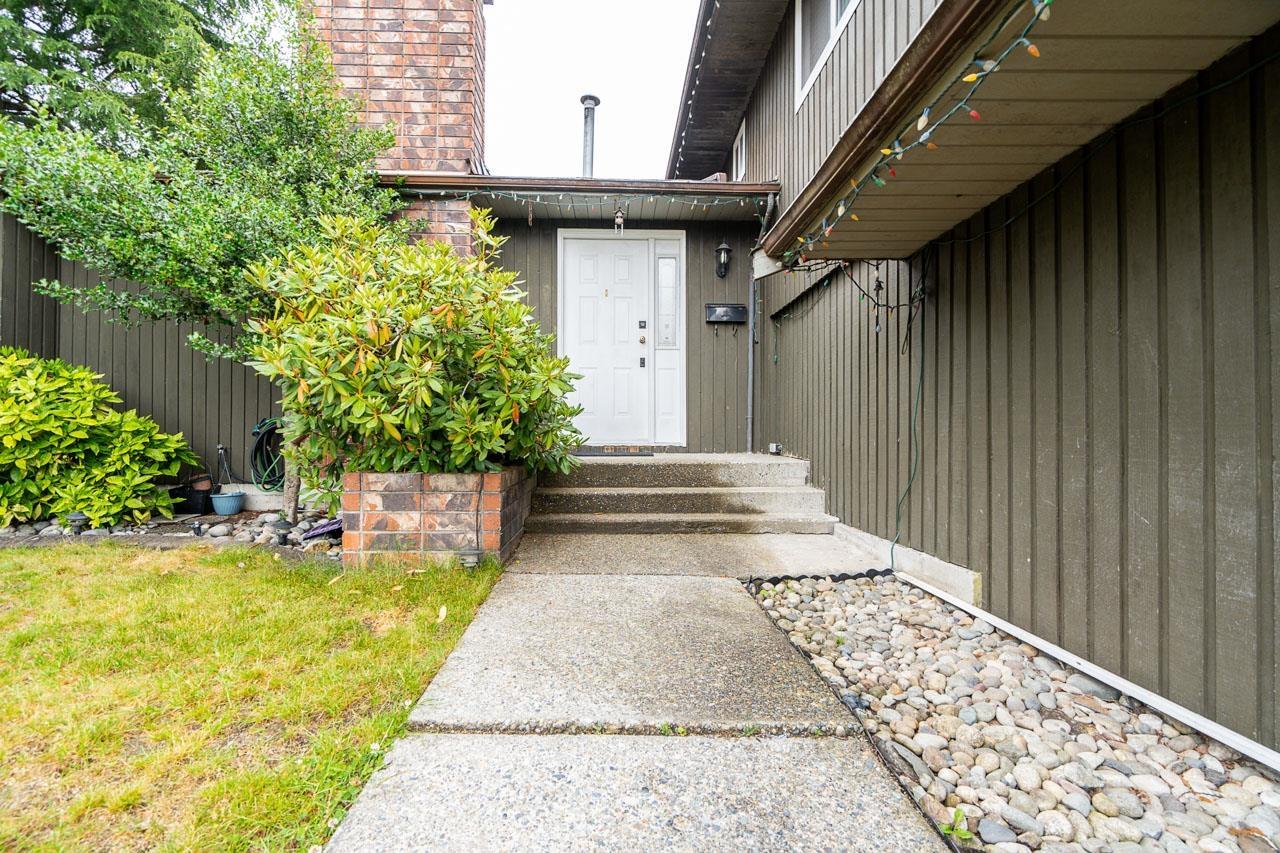 Property at 9094 117 STREET image 3