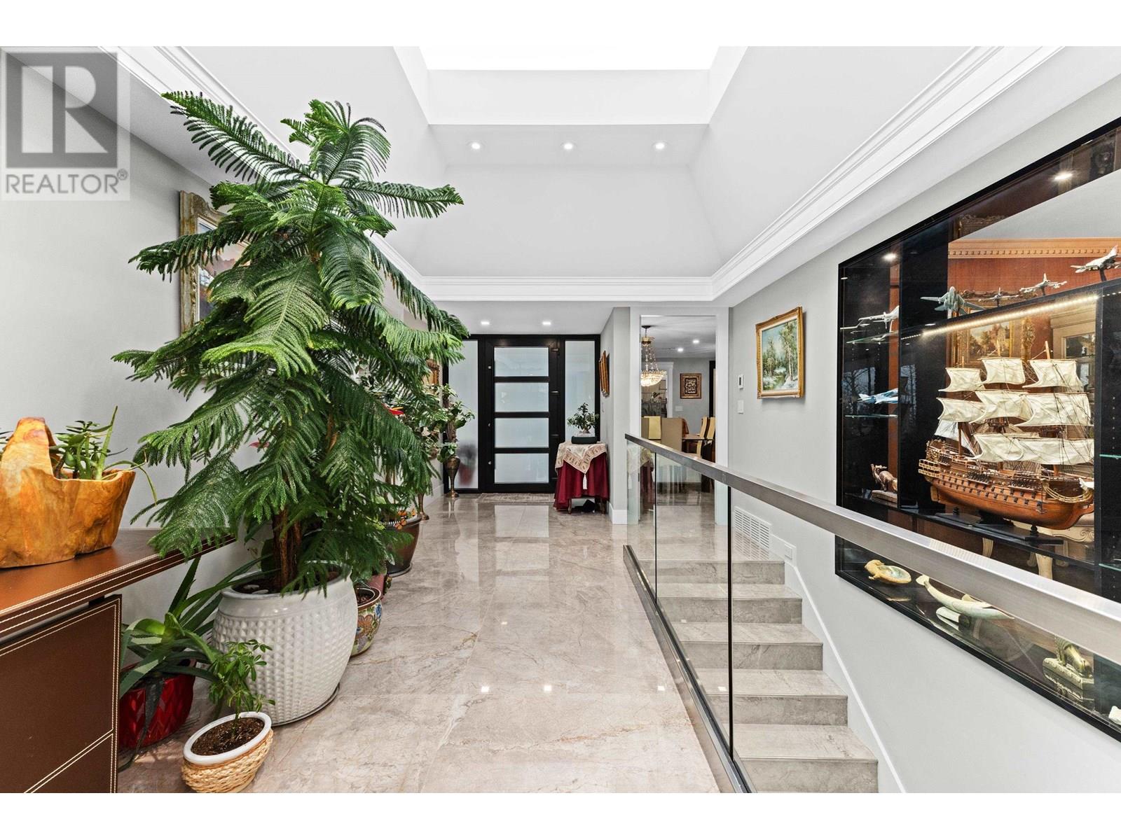 Property at 1162 CHARTWELL CRESCENT image 3
