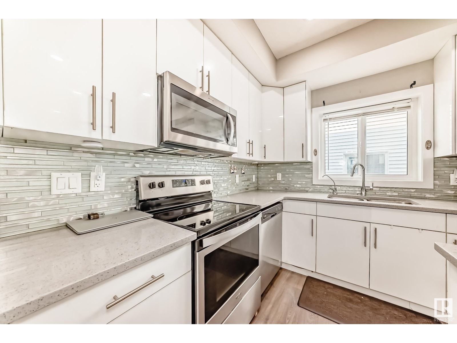 3620 8 Av Sw, Edmonton, Alberta  T6X 2G6 - Photo 10 - E4440676