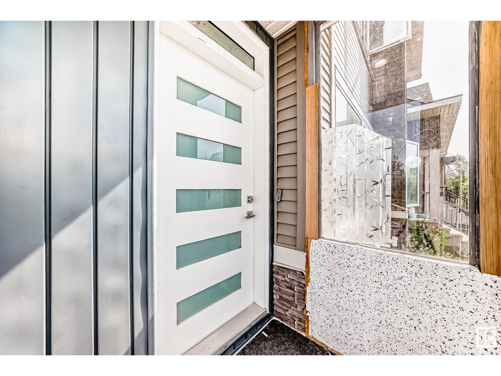 3620 8 Av Sw, Edmonton, Alberta  T6X 2G6 - Photo 5 - E4440676