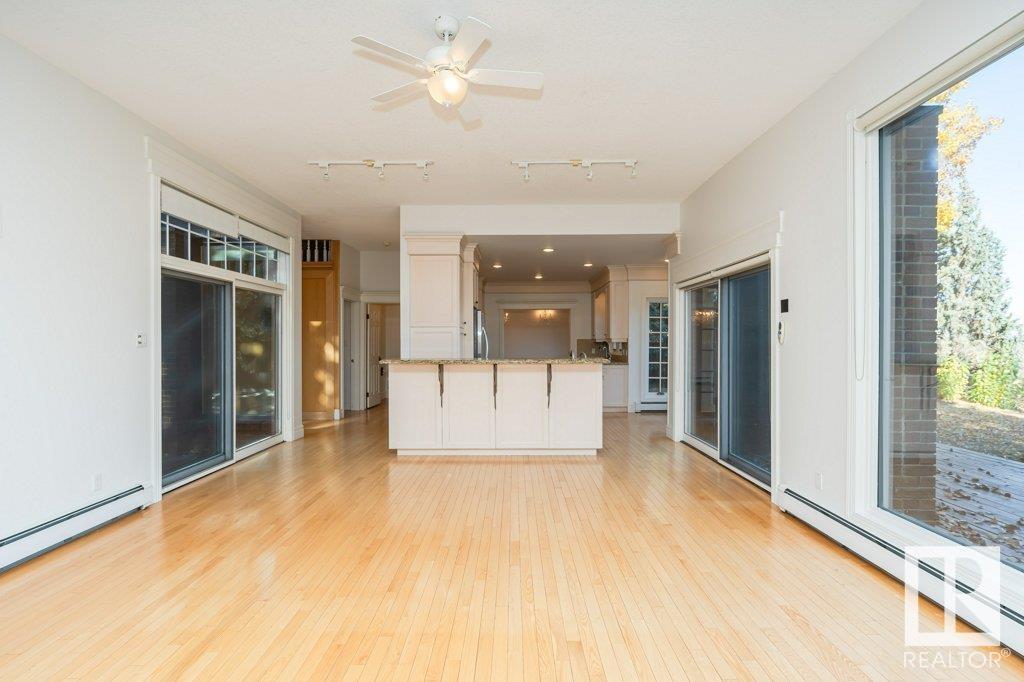 Property at 220 GRANDISLE POINT NW image 2