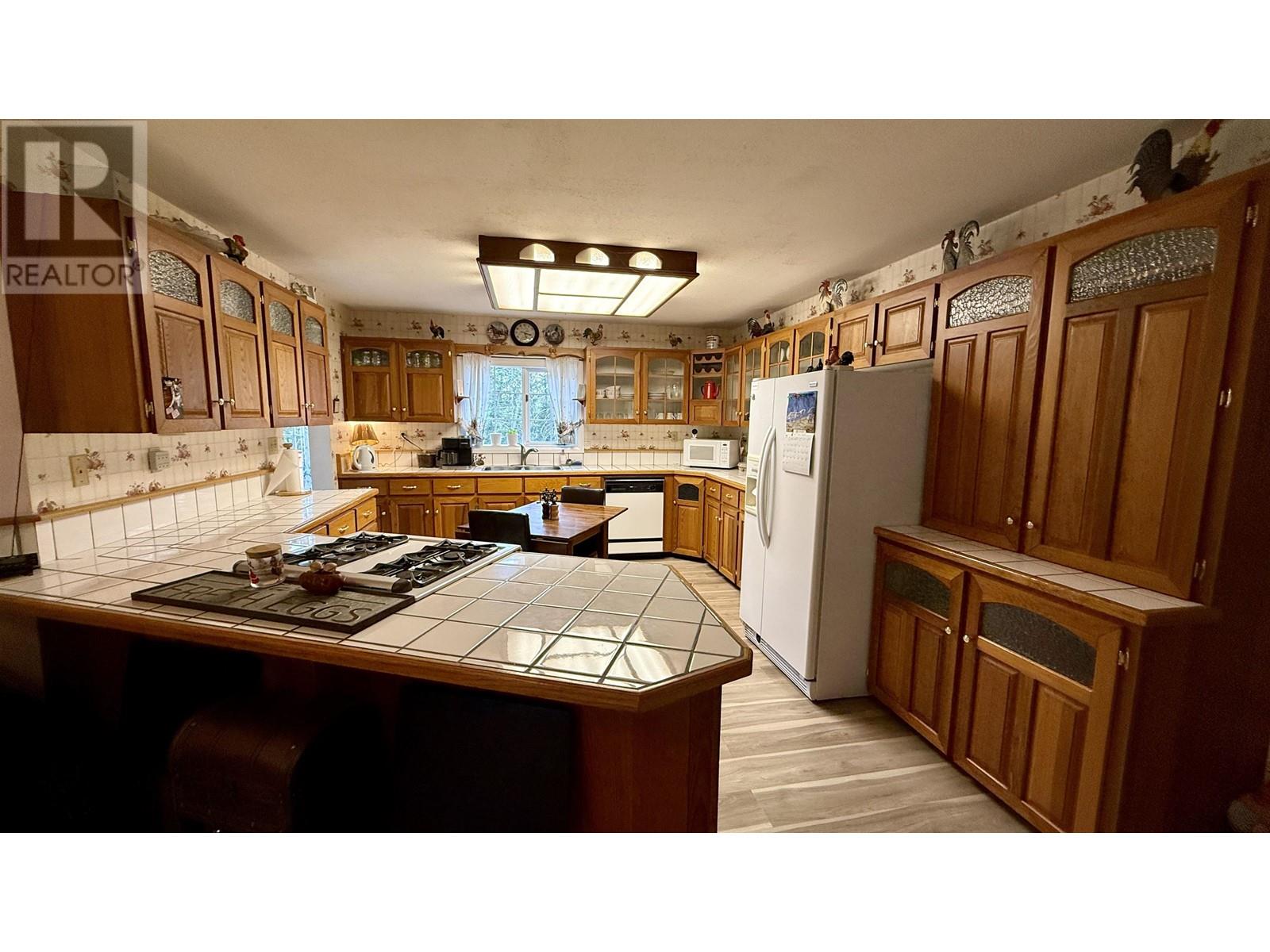 4457 Fircrest Road, Lac La Hache, British Columbia  V0K 1T1 - Photo 11 - R3011075
