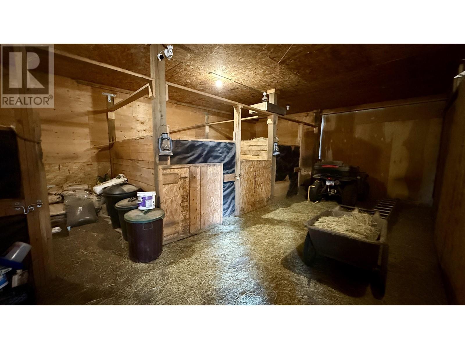 4457 Fircrest Road, Lac La Hache, British Columbia  V0K 1T1 - Photo 34 - R3011075