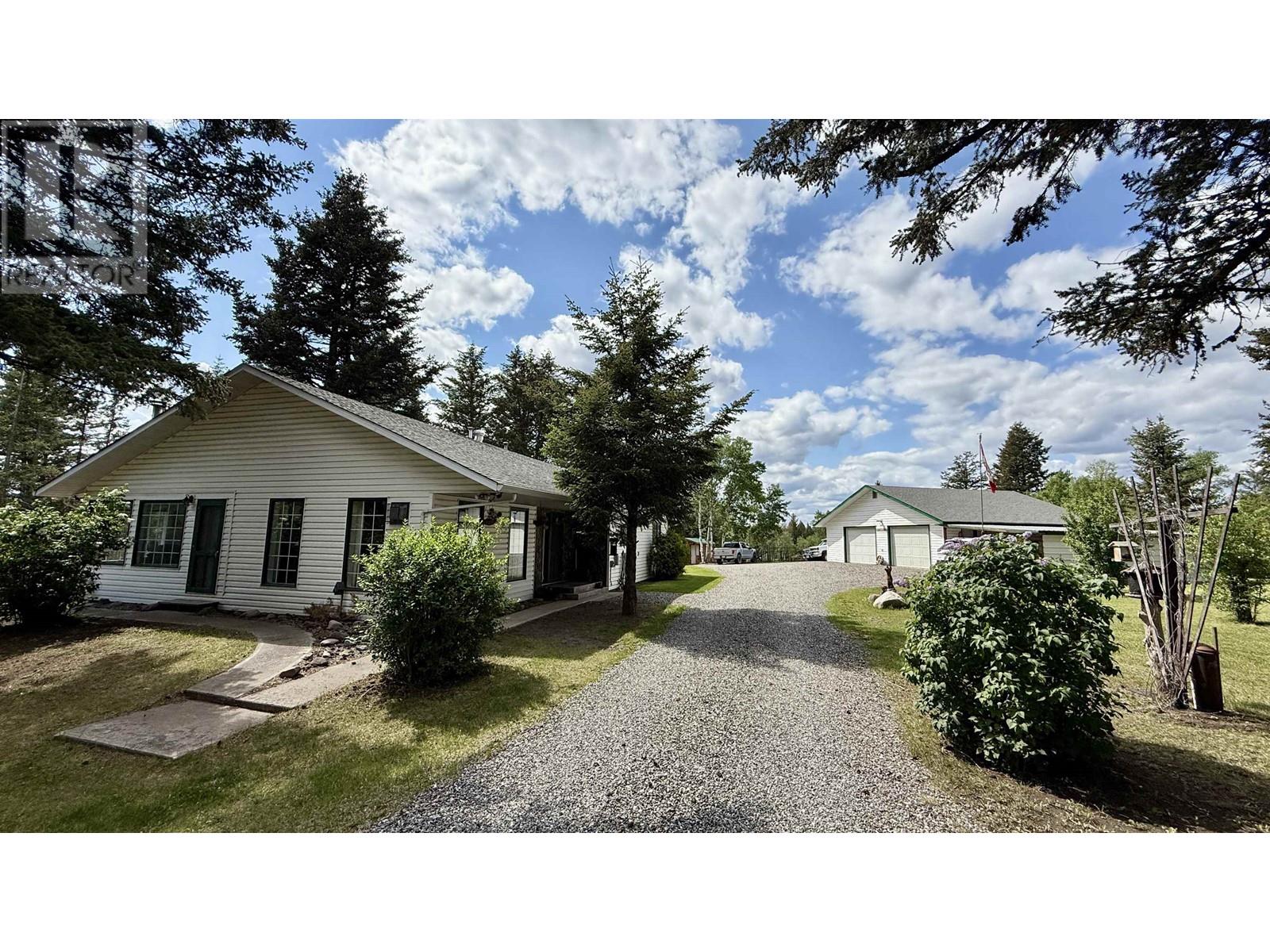 4457 Fircrest Road, Lac La Hache, British Columbia  V0K 1T1 - Photo 8 - R3011075