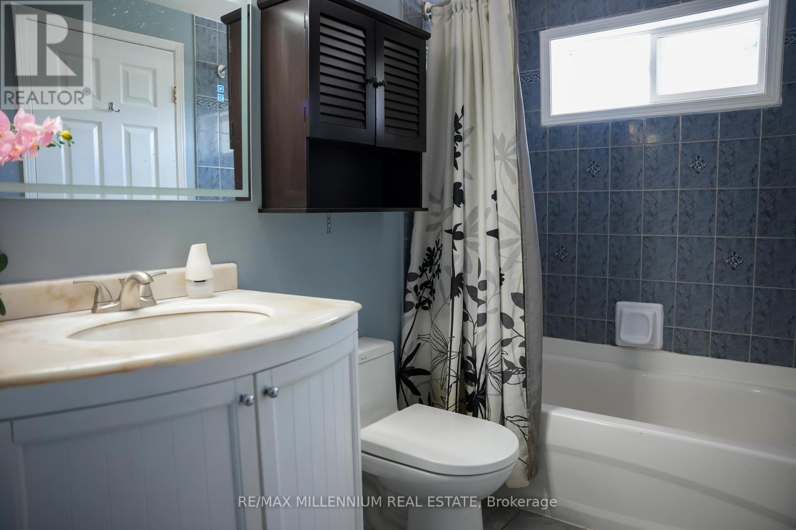 38 Ambler Bay, Barrie, Ontario  L4M 7A5 - Photo 11 - S12200370