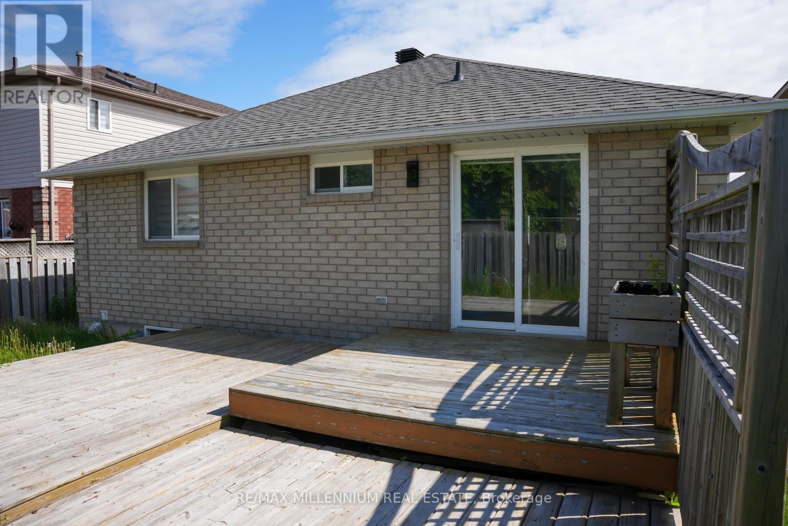 38 Ambler Bay, Barrie, Ontario  L4M 7A5 - Photo 22 - S12200370