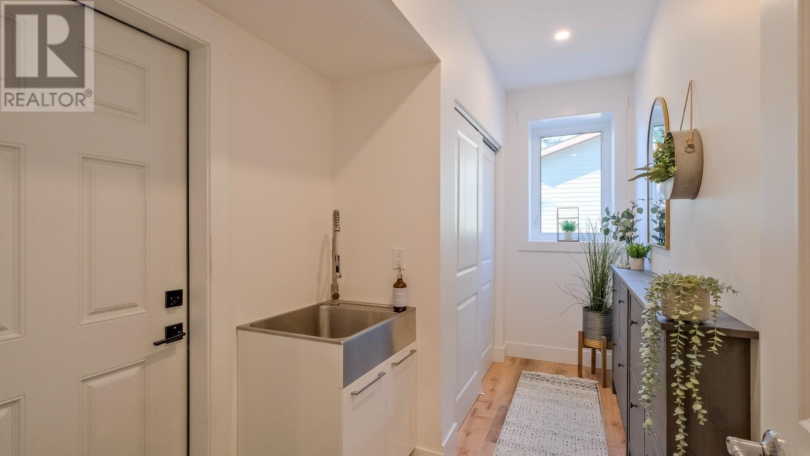 10290 Columbia Way, Vernon, British Columbia  V1H 2B6 - Photo 40 - 10350781