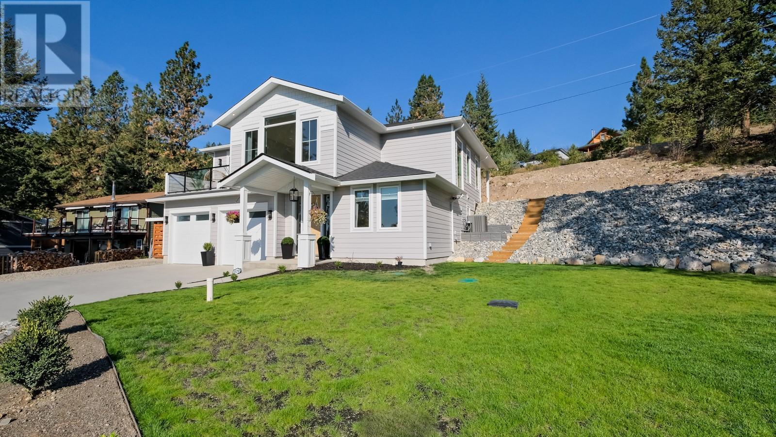Property at 10290 Columbia Way image 2