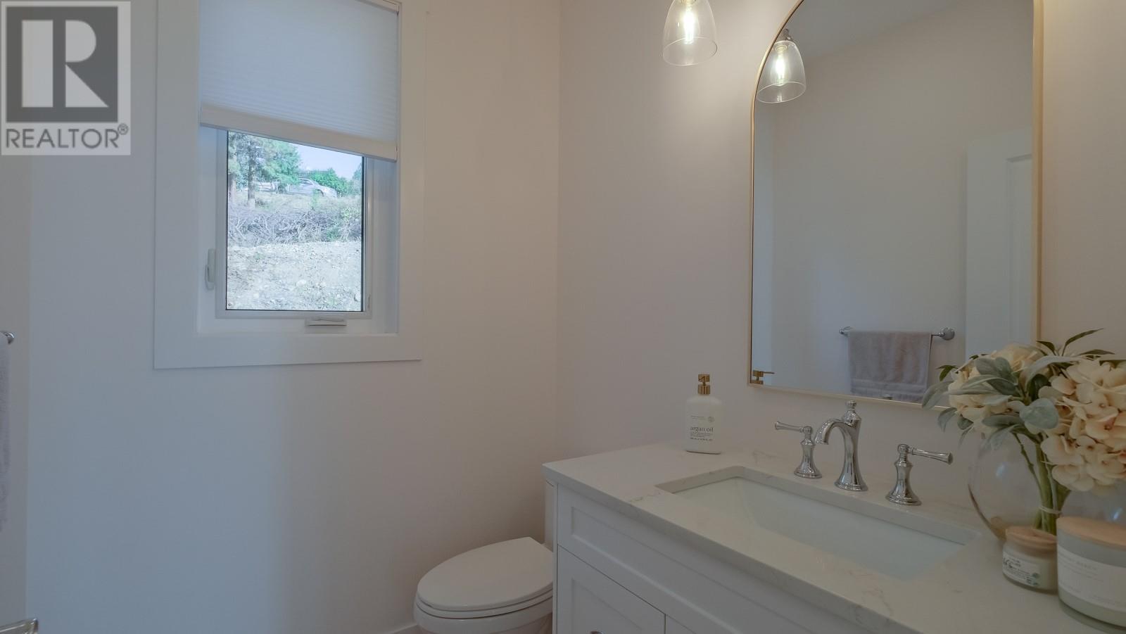 10290 Columbia Way, Vernon, British Columbia  V1H 2B6 - Photo 28 - 10350781