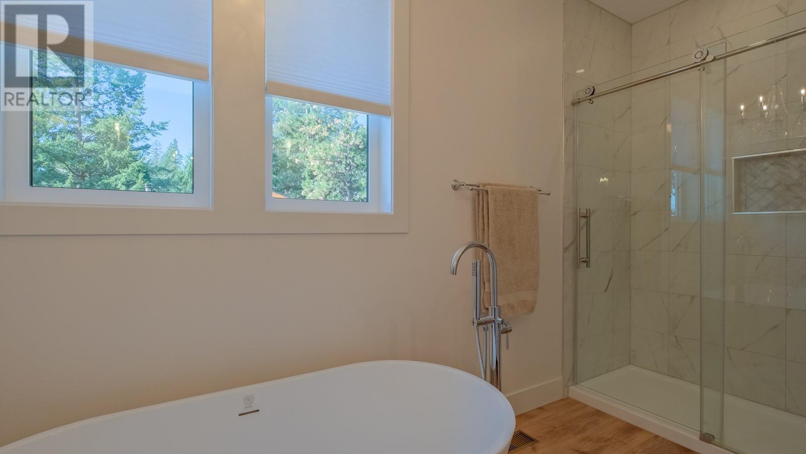 10290 Columbia Way, Vernon, British Columbia  V1H 2B6 - Photo 22 - 10350781