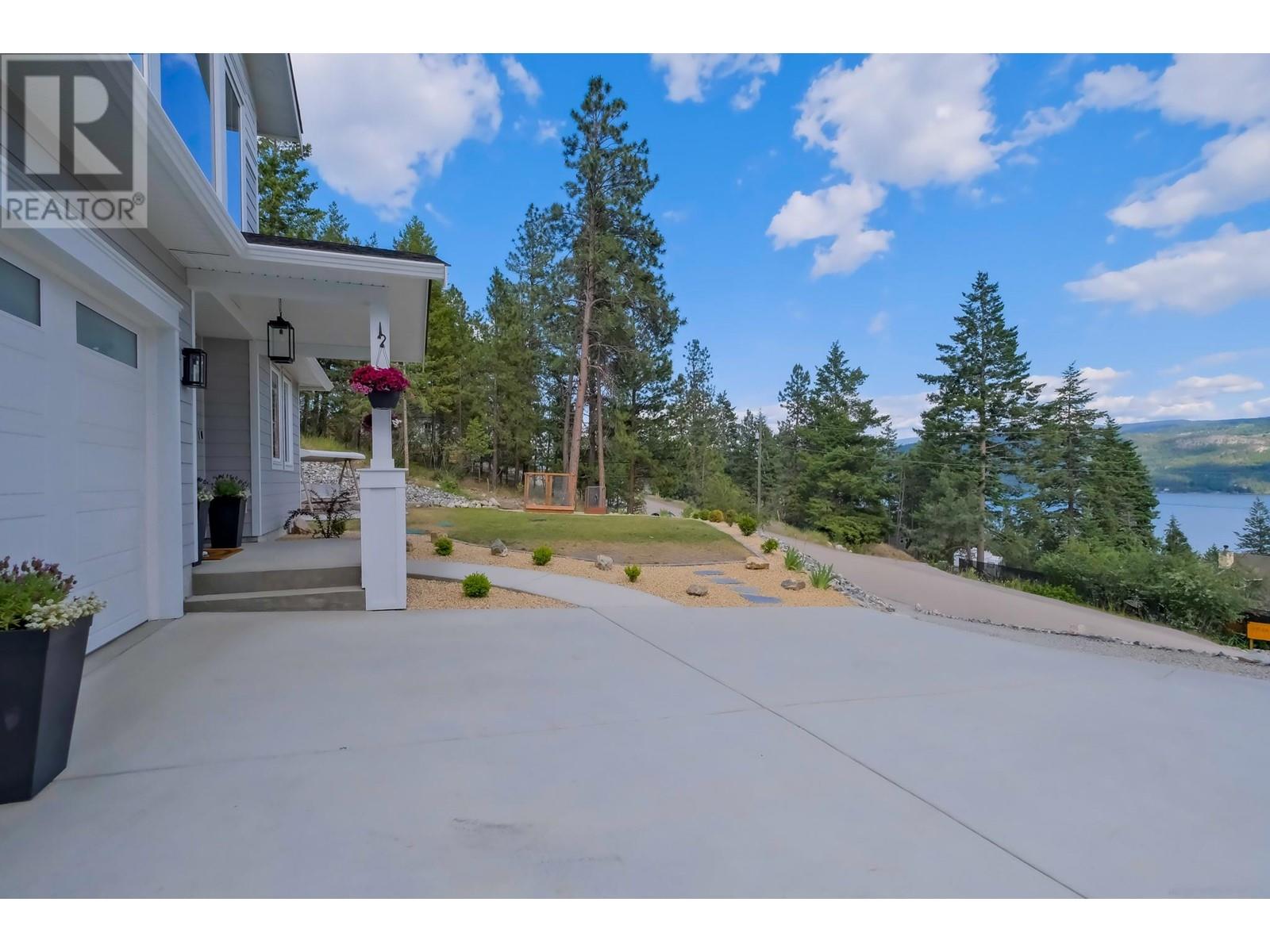 Property at 10290 Columbia Way image 3