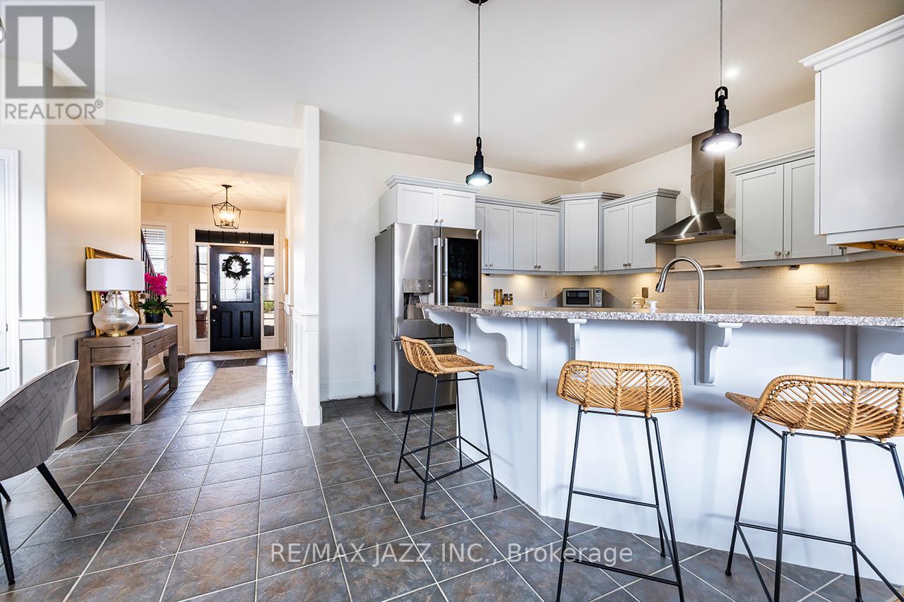 42 Mcauley Drive, Quinte West, Ontario  K8V 4C9 - Photo 5 - X12200513