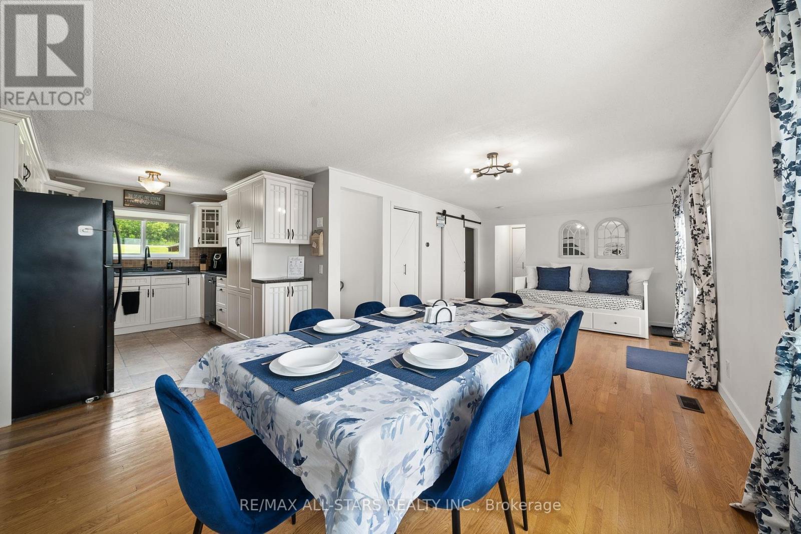 267 Snug Harbour Road, Kawartha Lakes, Ontario K9V 4R4 - Photo 5 - X12200562