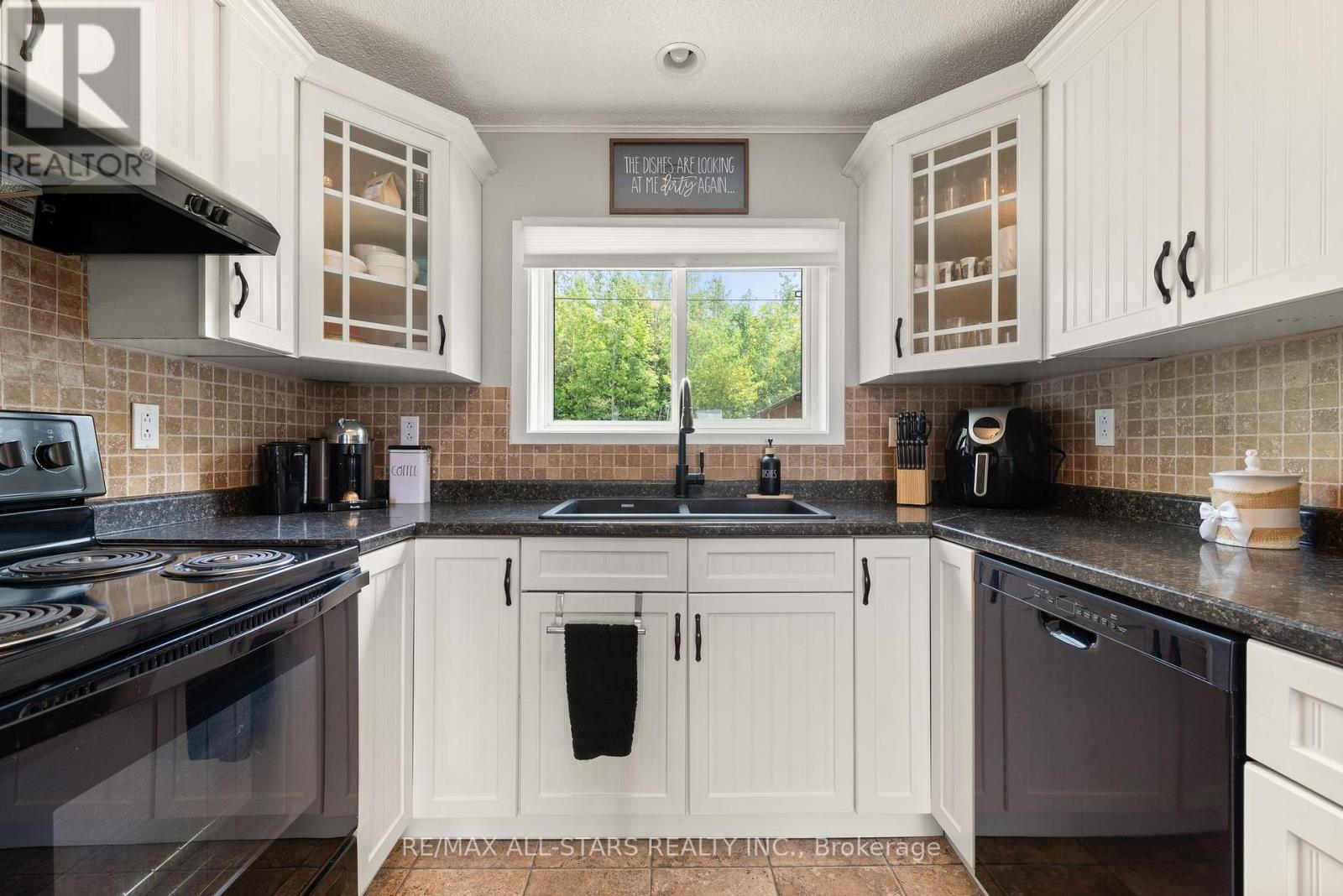 267 Snug Harbour Road, Kawartha Lakes, Ontario K9V 4R4 - Photo 7 - X12200562