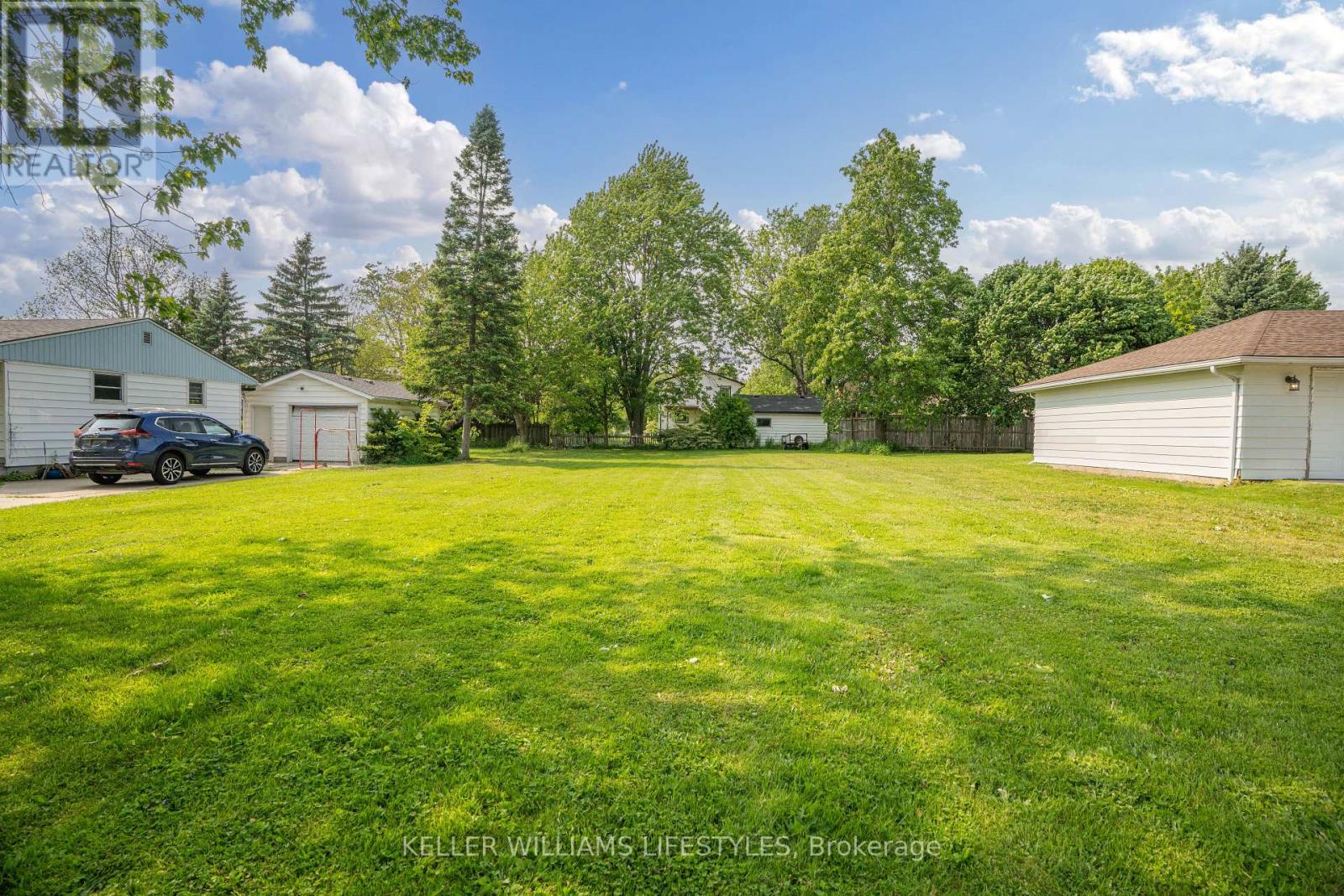 24 Mac Kenzie Street, Lambton Shores, Ontario  N0N 1J0 - Photo 5 - X12200552