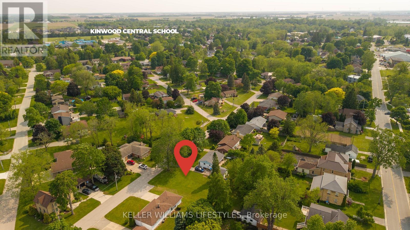 24 Mac Kenzie Street, Lambton Shores, Ontario  N0N 1J0 - Photo 6 - X12200552