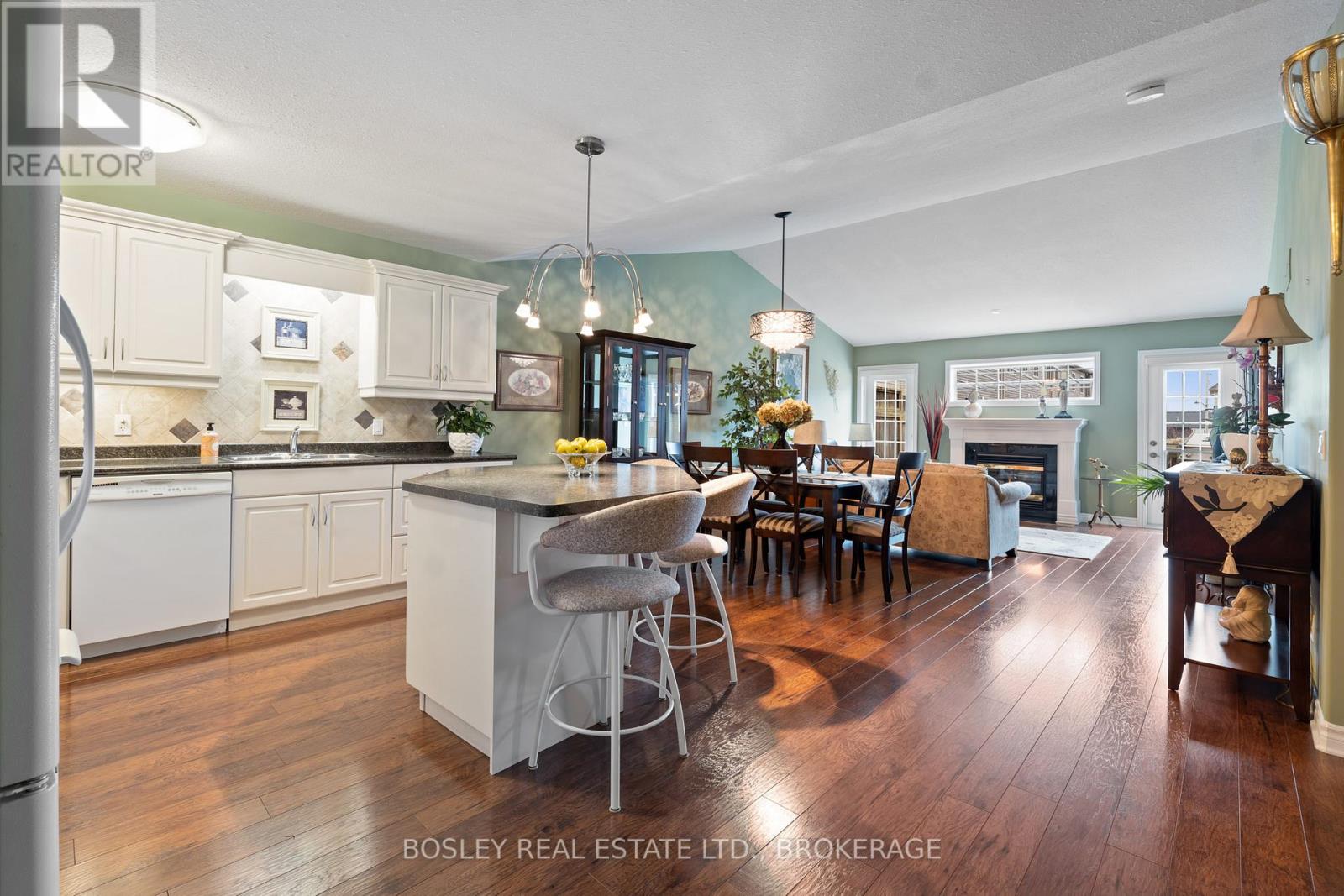 56 - 605 Welland Avenue, St. Catharines, Ontario  L2M 7Z7 - Photo 5 - X12200539