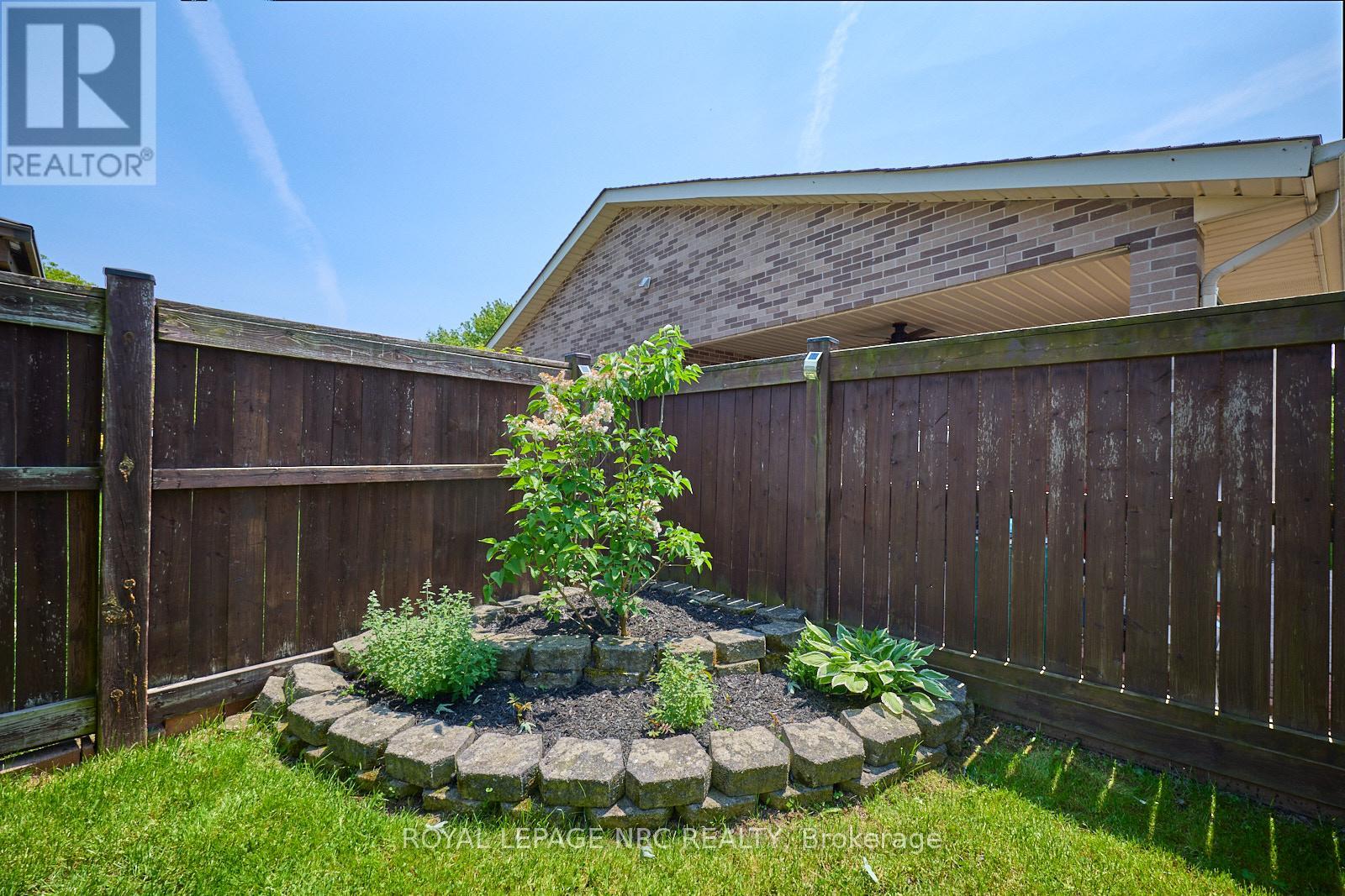 6706 Buckingham Drive, Niagara Falls (West Wood), Ontario  L2H 2S5 - Photo 12 - X12200550