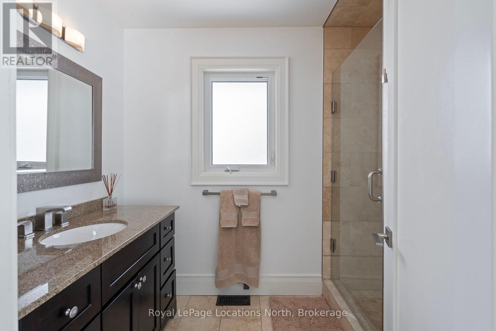 60 Lockhart Road, Collingwood, Ontario  L9Y 2L3 - Photo 17 - S12200473