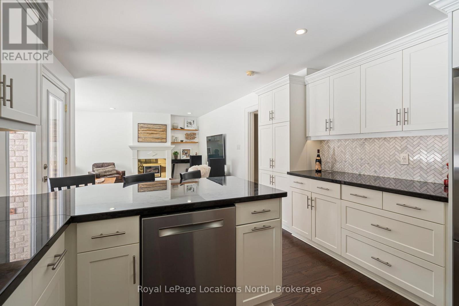 60 Lockhart Road, Collingwood, Ontario  L9Y 2L3 - Photo 9 - S12200473