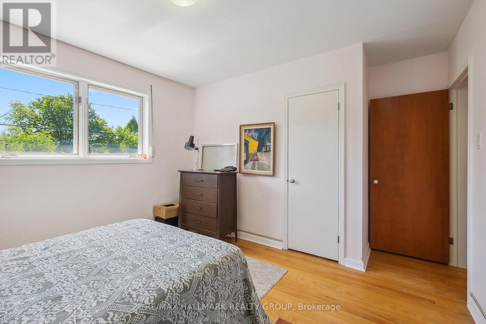 2042 Dorval Avenue, Ottawa, Ontario  K1G 2N8 - Photo 21 - X12199643