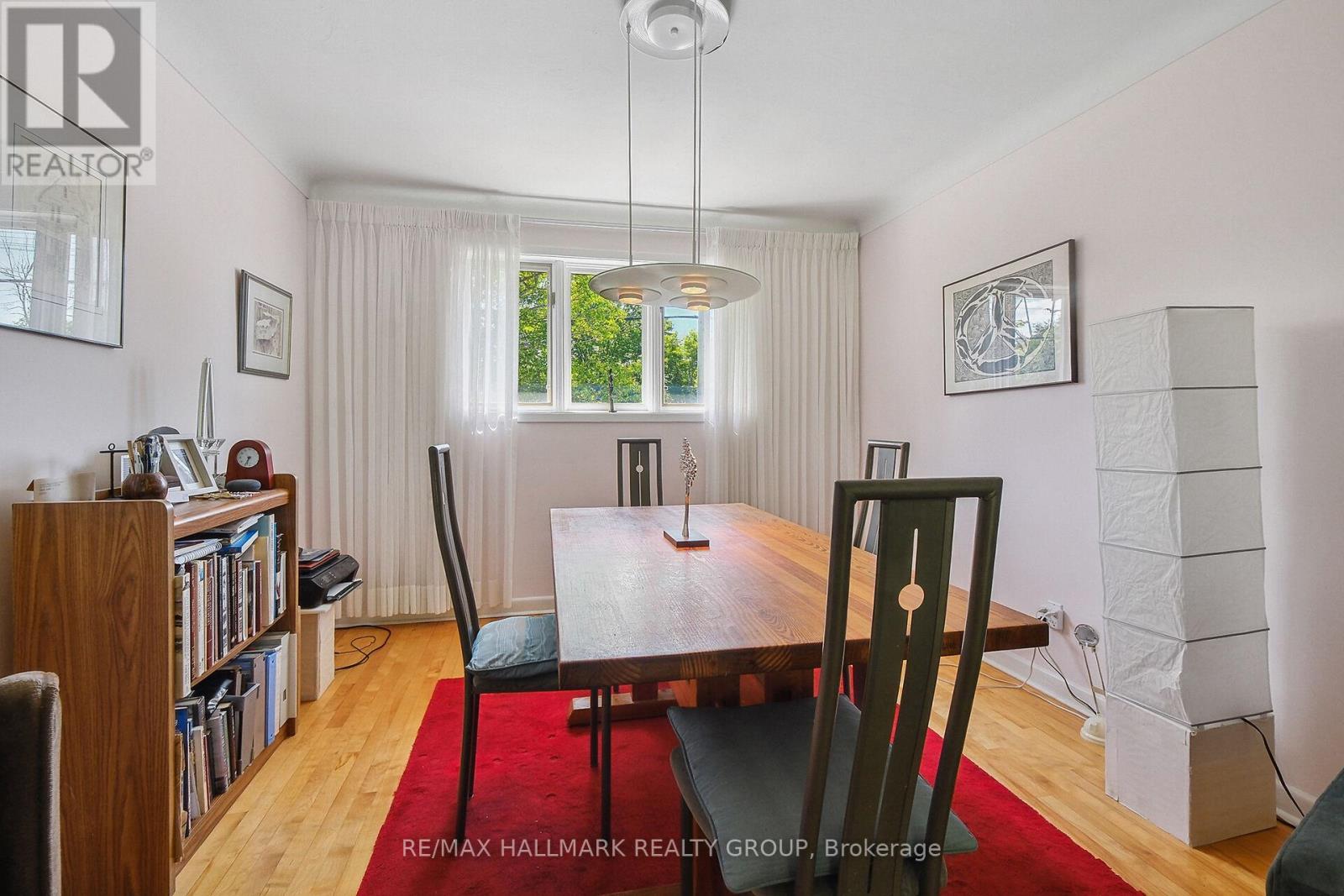 2042 Dorval Avenue, Ottawa, Ontario  K1G 2N8 - Photo 8 - X12199643
