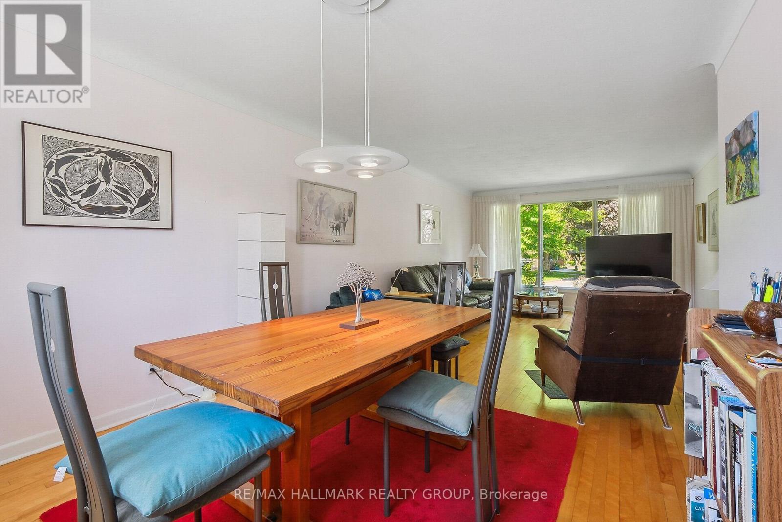 2042 Dorval Avenue, Ottawa, Ontario  K1G 2N8 - Photo 9 - X12199643