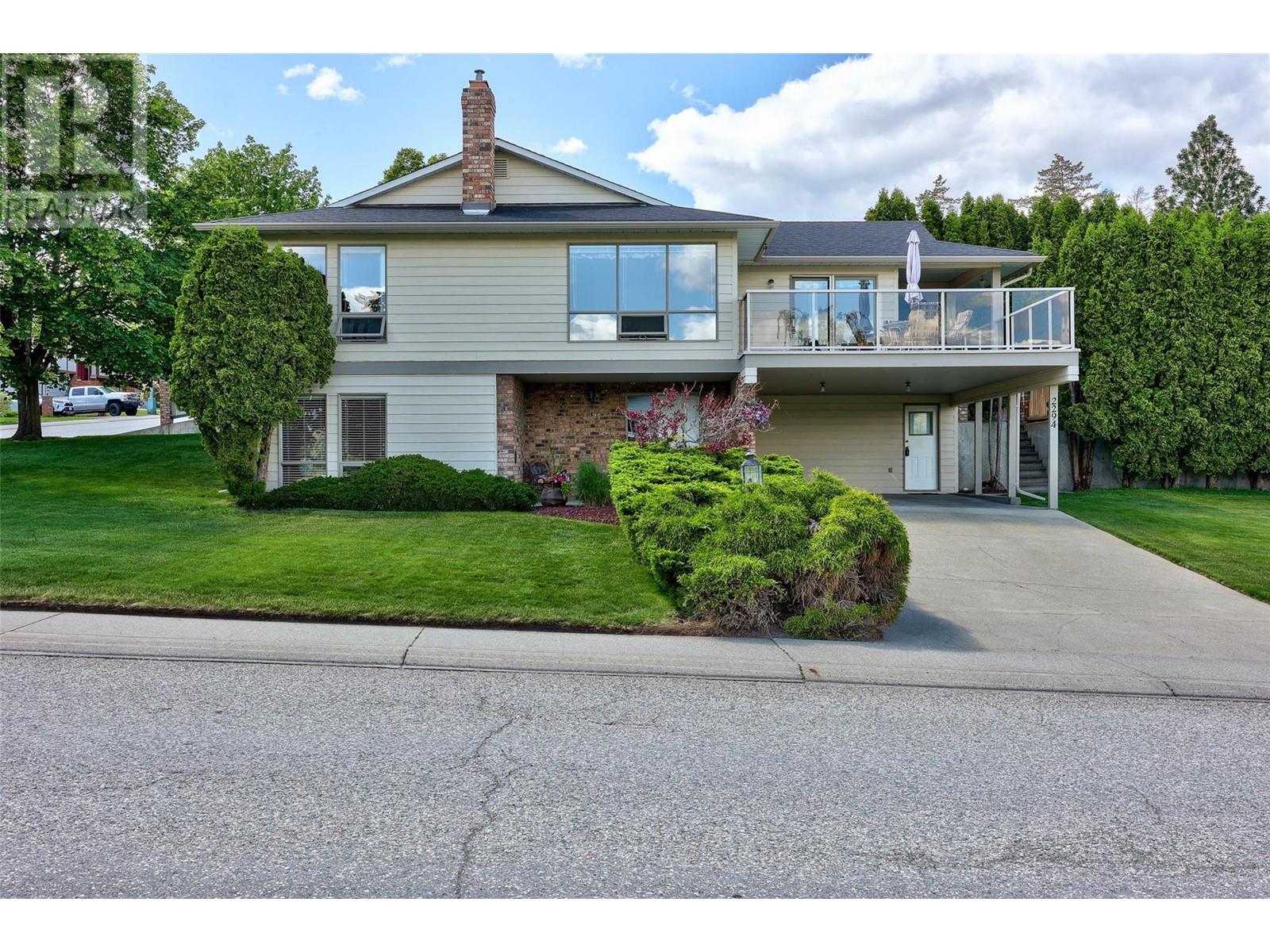 2294 Sifton Avenue, Kamloops, British Columbia