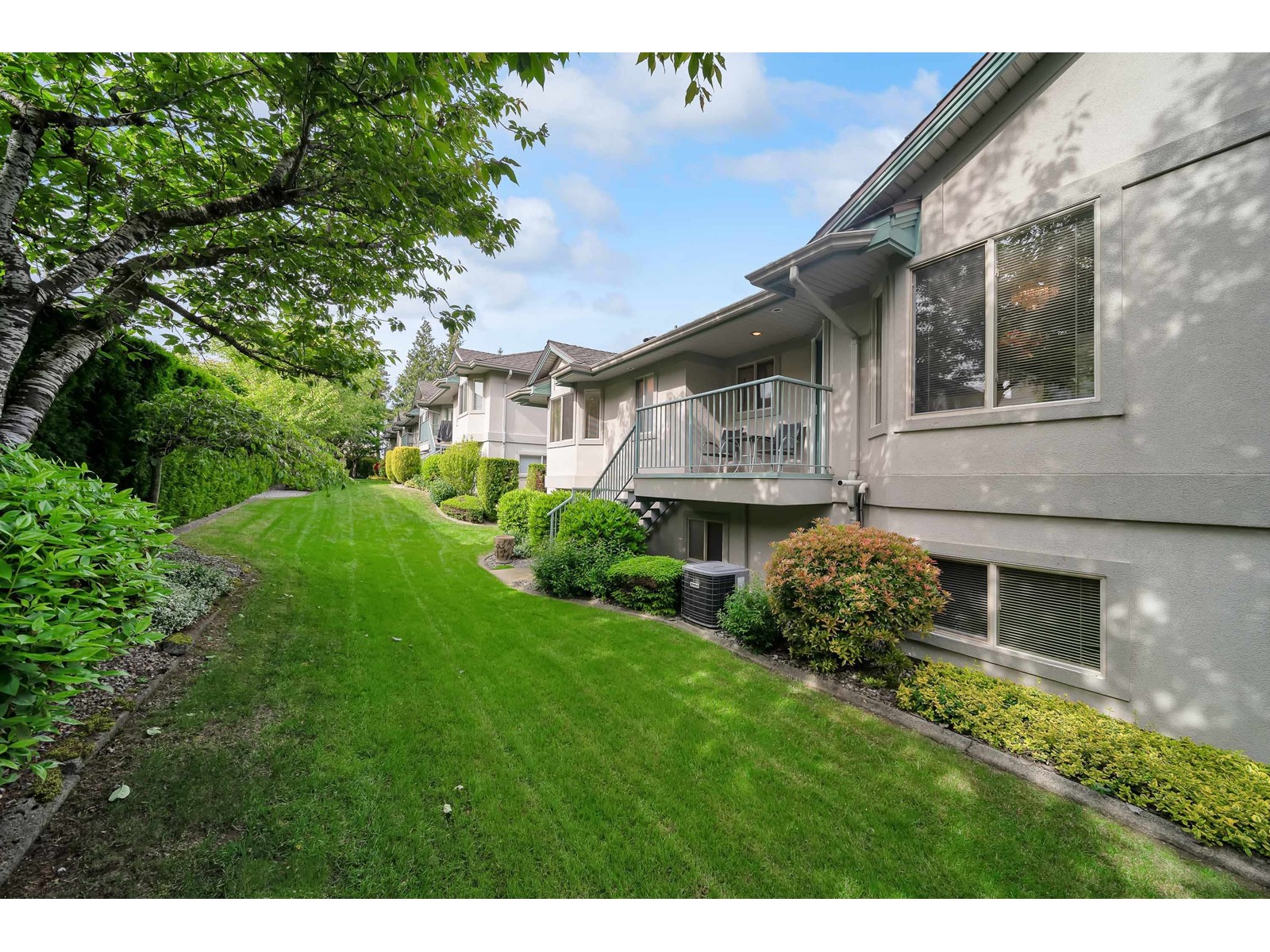 Property at 28 3555 BLUEJAY STREET image 3