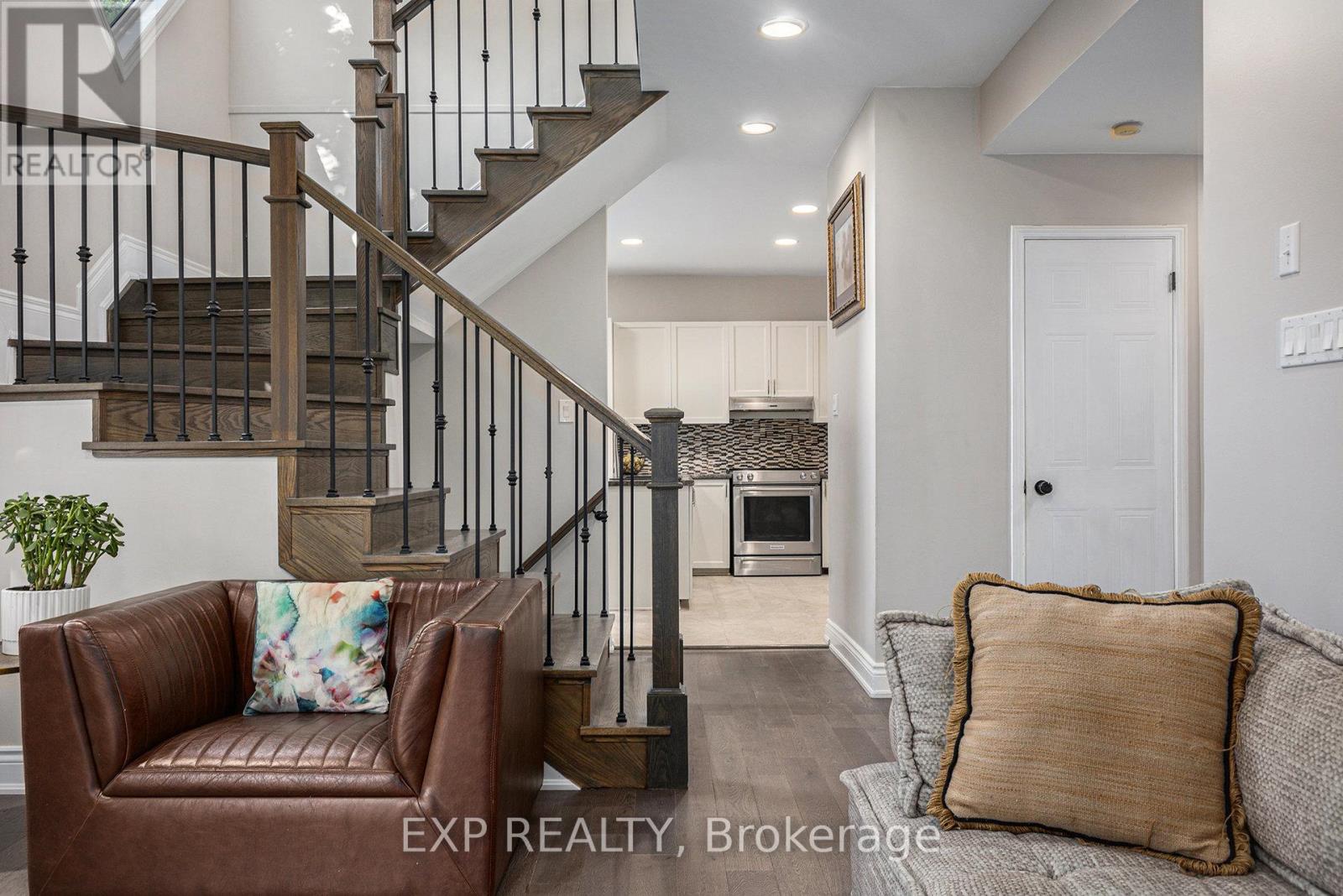 324 Stoneway Drive, Ottawa, Ontario  K2G 6G8 - Photo 6 - X12200527