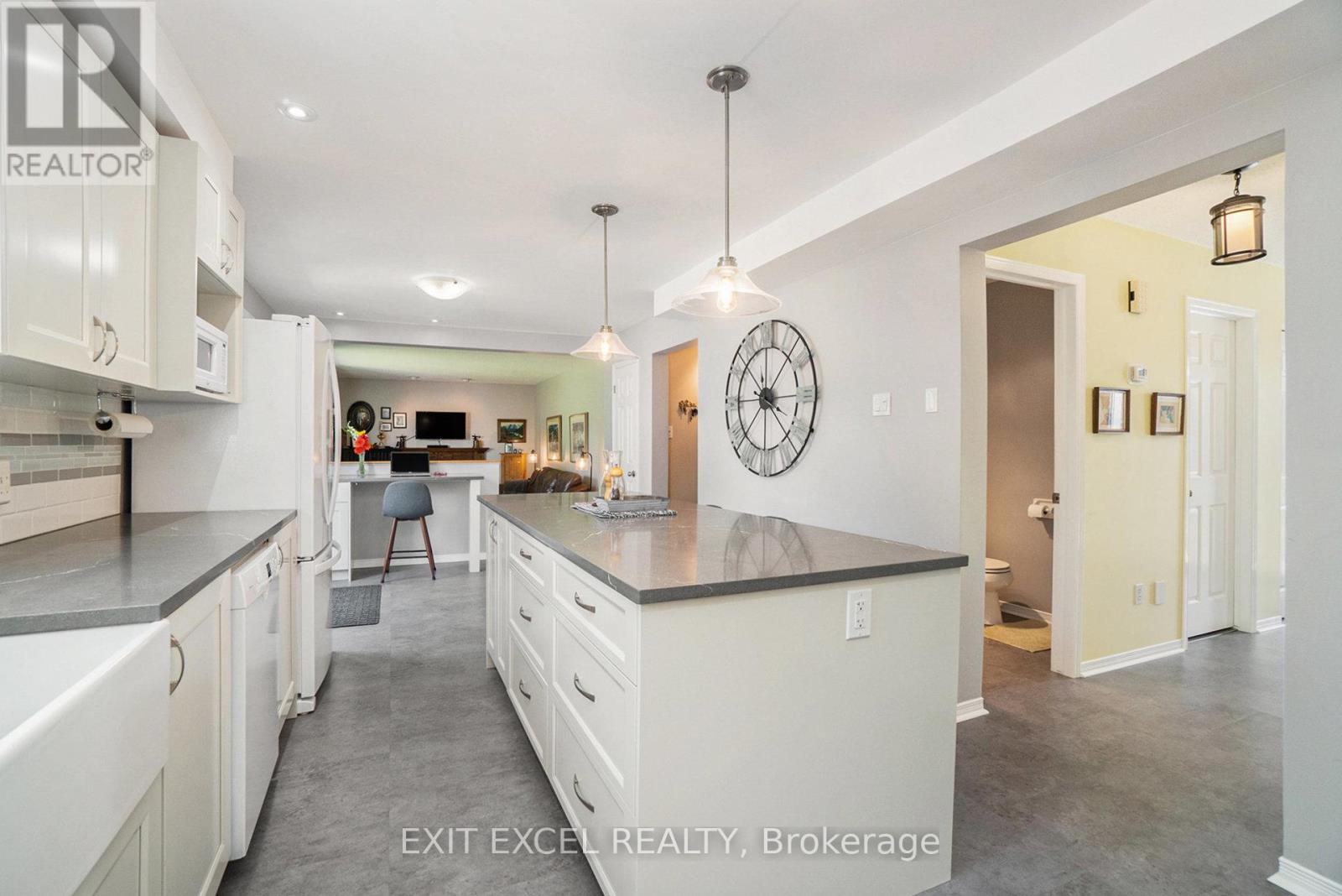 1551 Stanleyfield Crescent, Ottawa, Ontario  K4P 1M7 - Photo 4 - X12200551