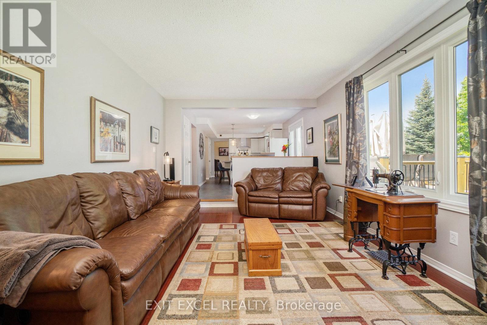 1551 Stanleyfield Crescent, Ottawa, Ontario  K4P 1M7 - Photo 6 - X12200551